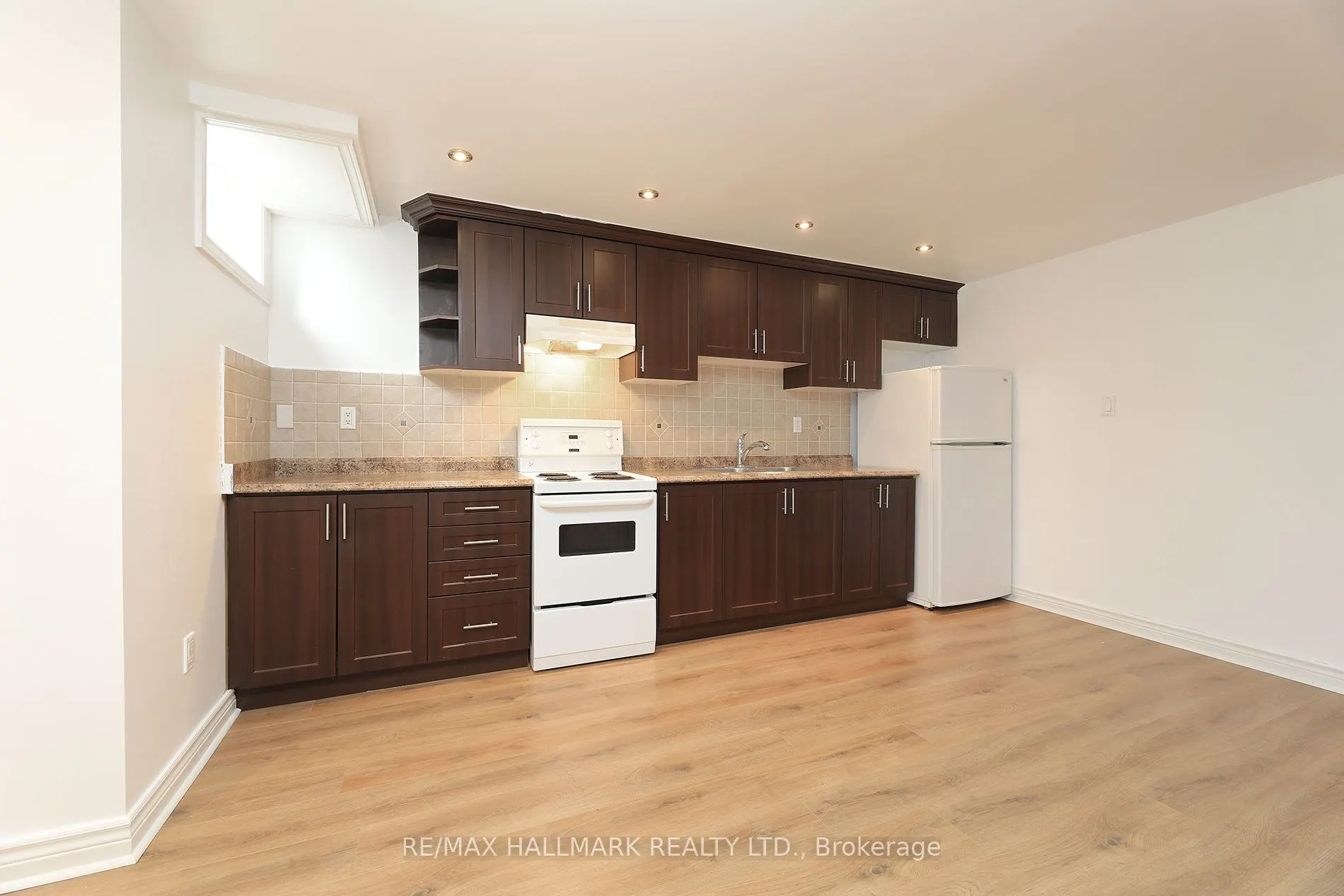 64 Madeira Avenue, #Lower