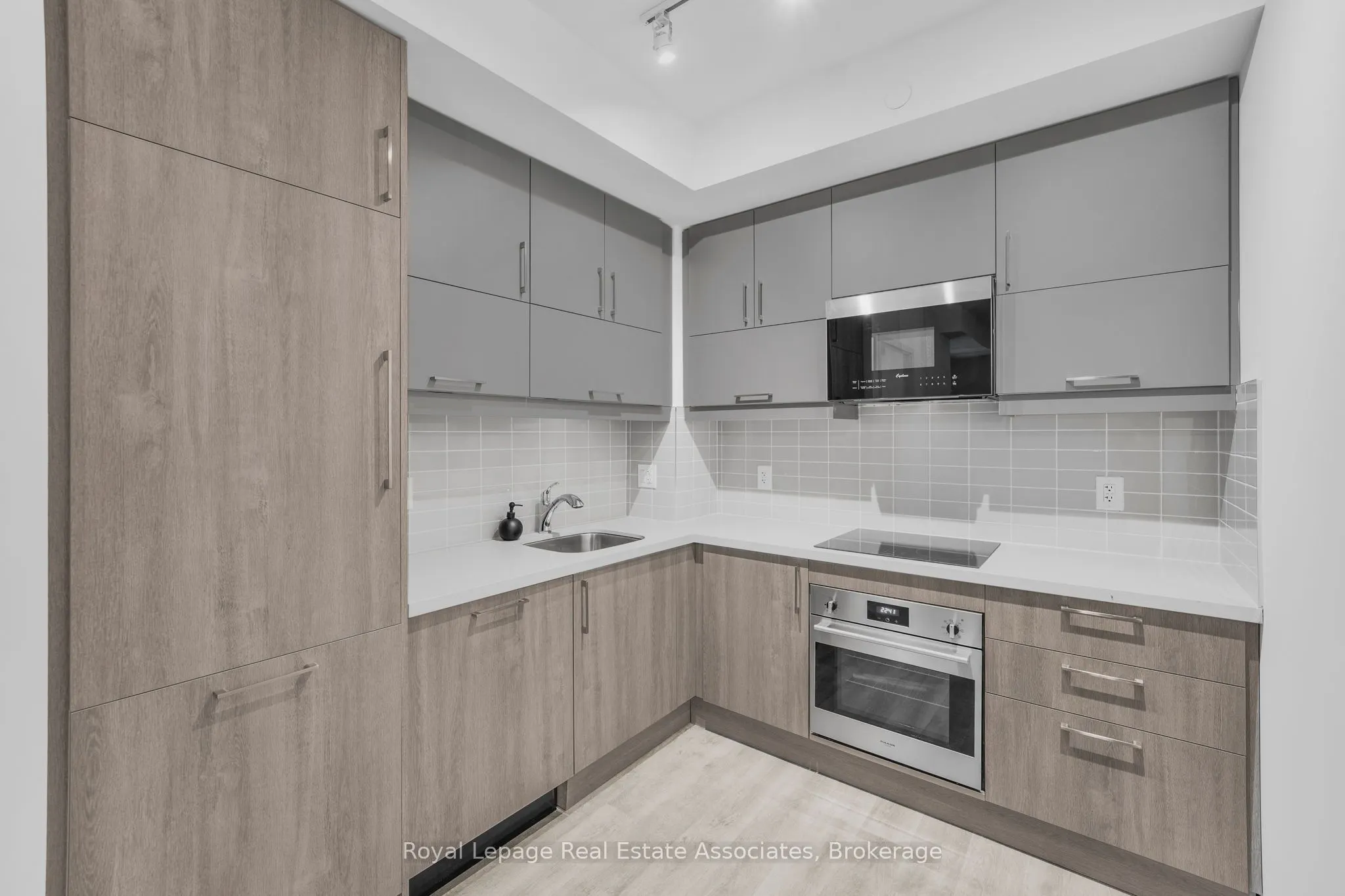 8119 Birchmount Road, #738