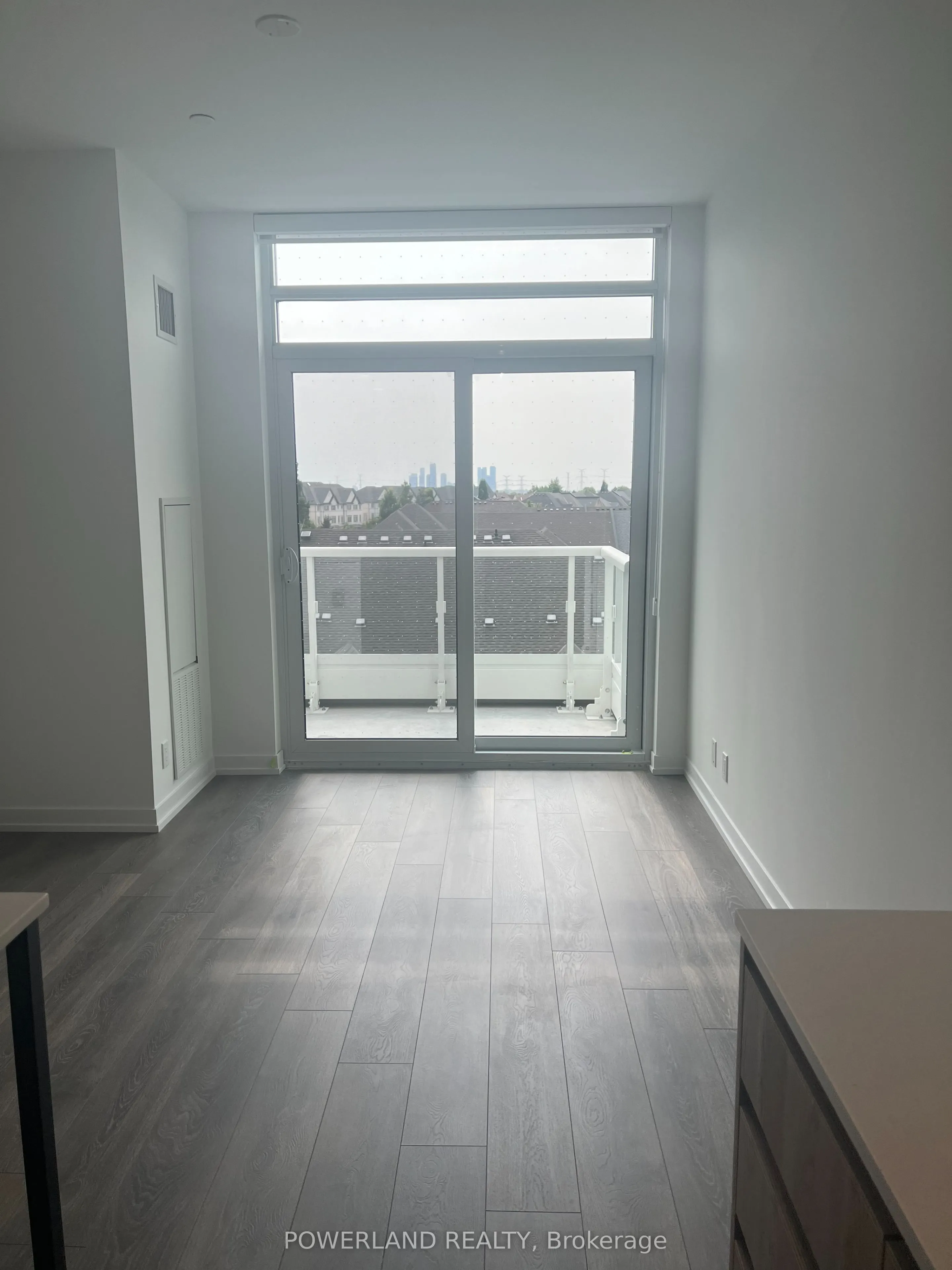 8 Beverley Glen Boulevard, #525