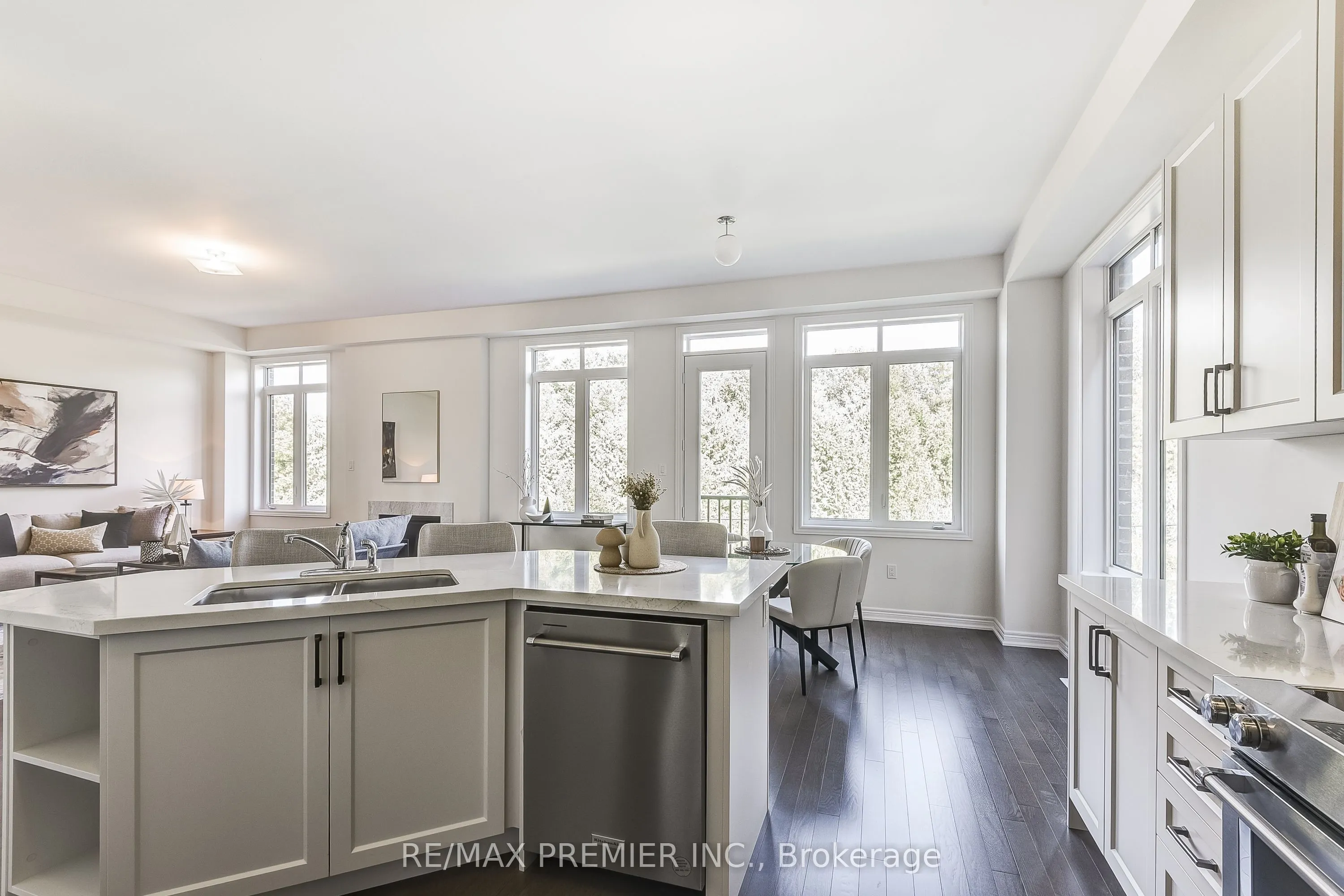 20 Kesterfarm Place
