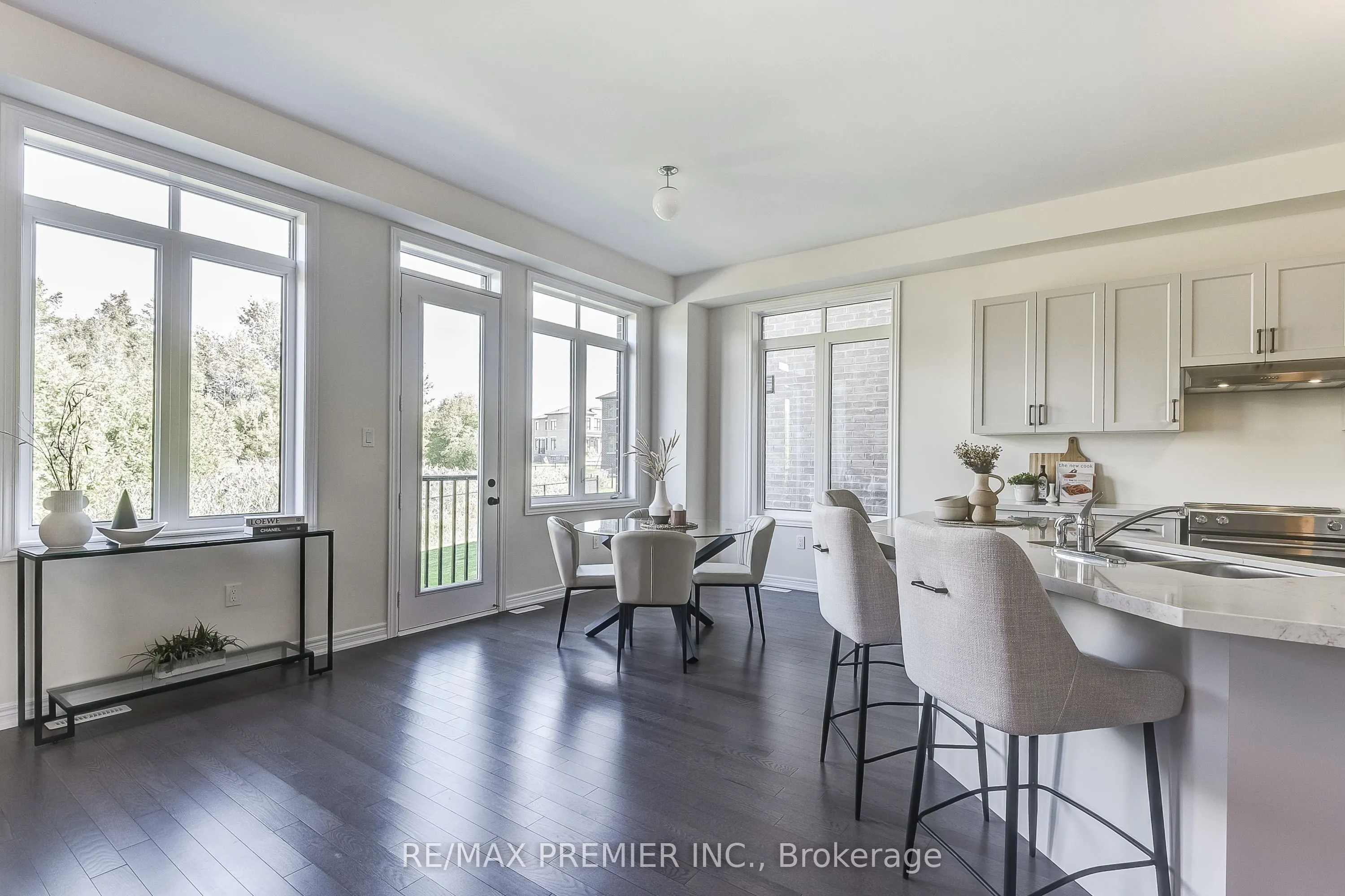 20 Kesterfarm Place