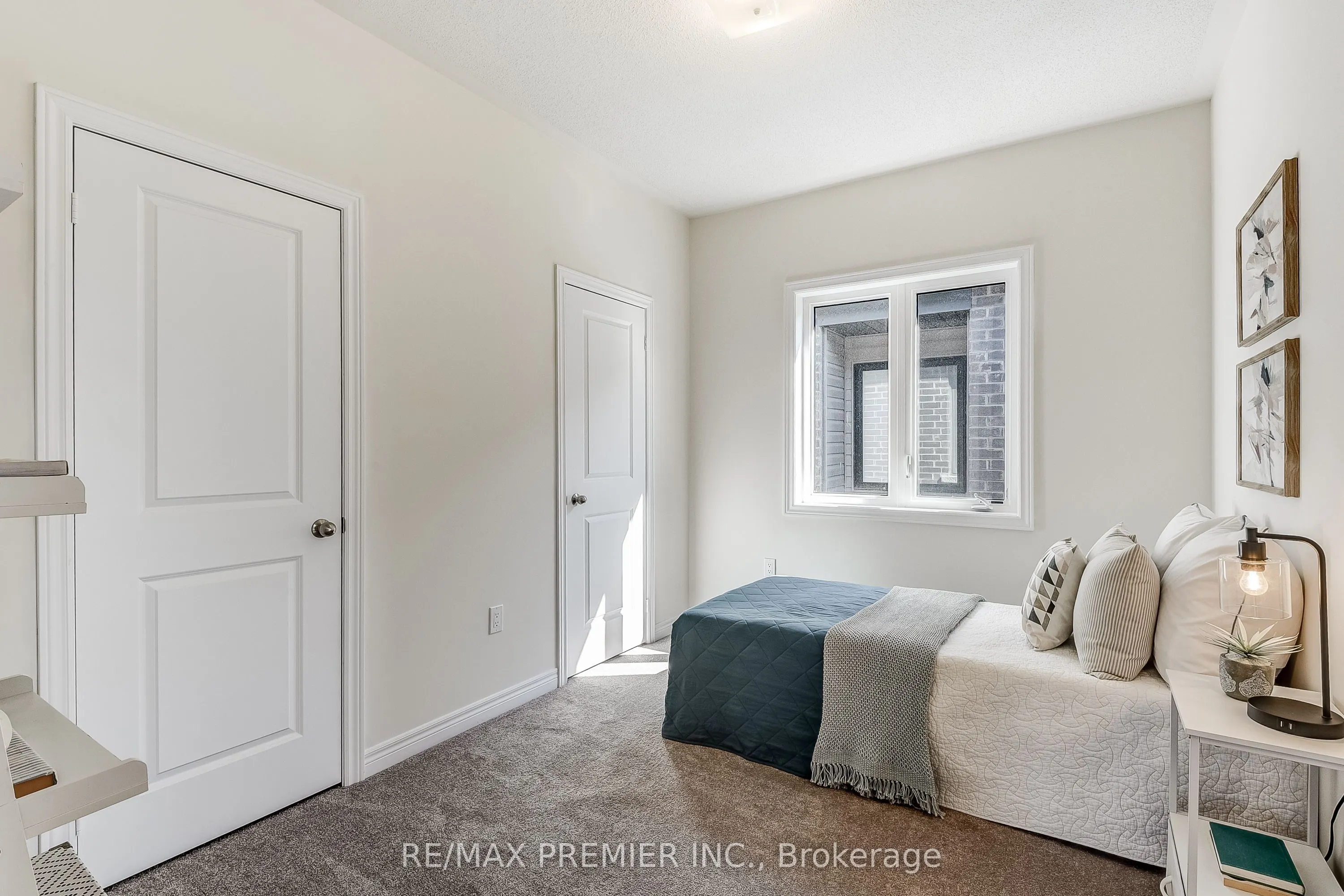 20 Kesterfarm Place