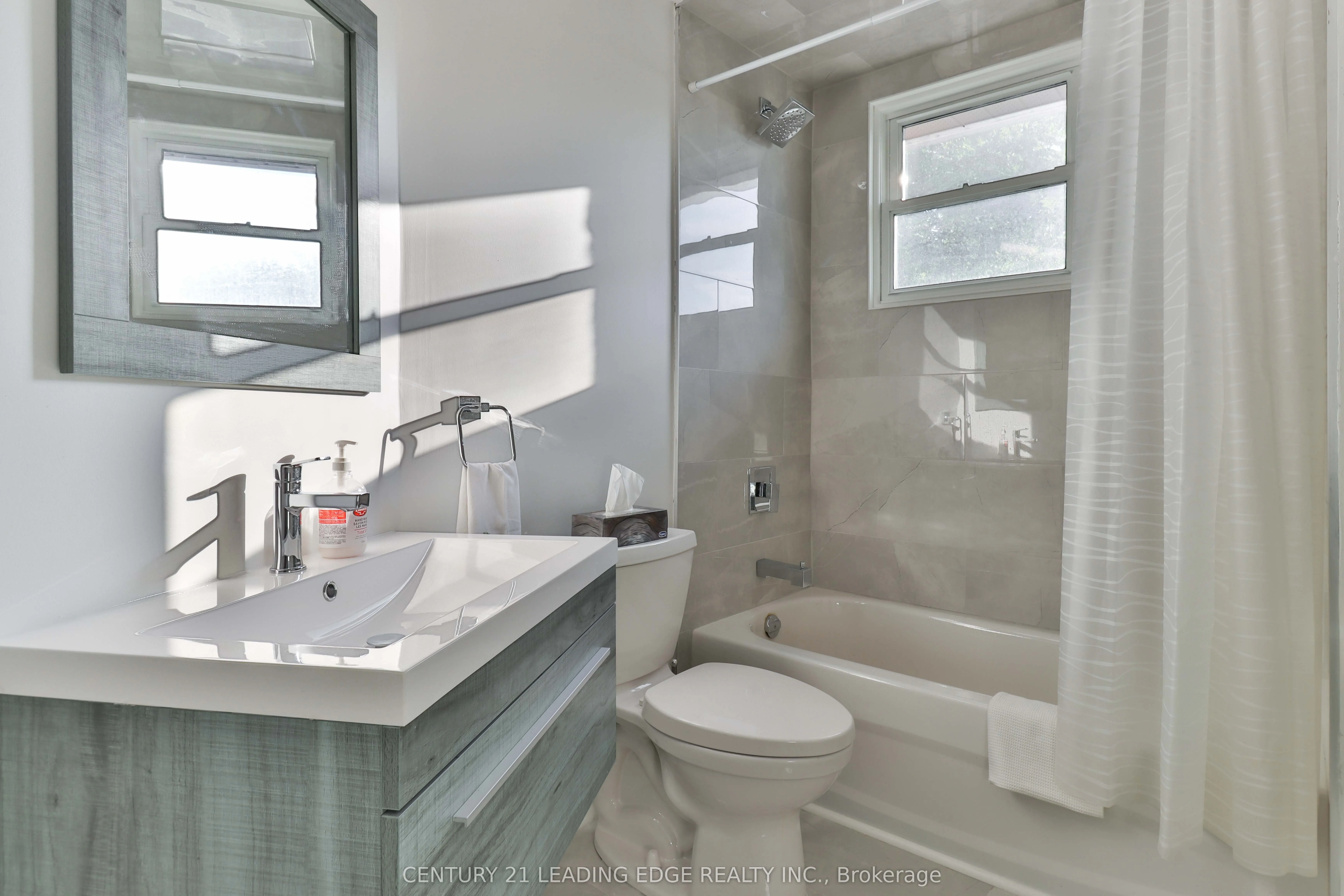 487 Eagle Street, #C