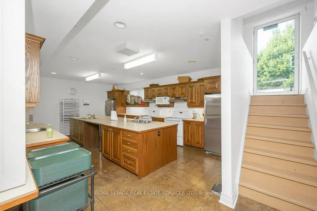 1350 Langstaff Road
