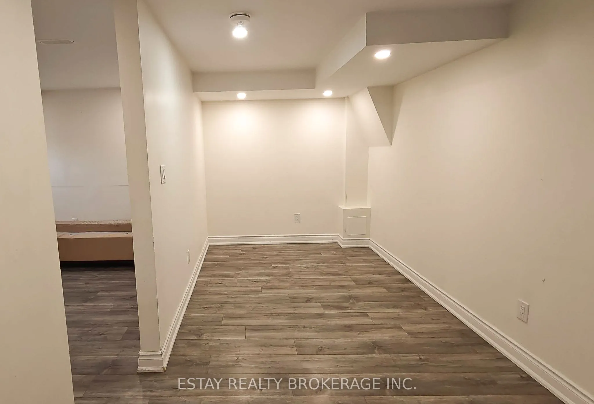 6 Reynolds Crescent, #Basement