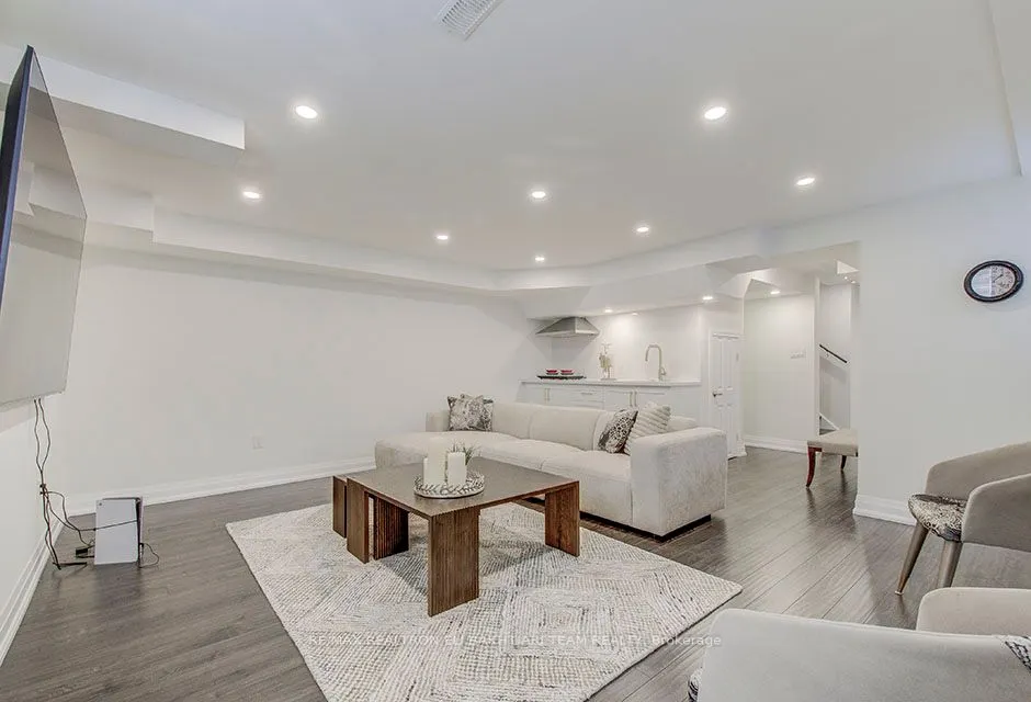 43 Drizzel Crescent, #CORNER LOT