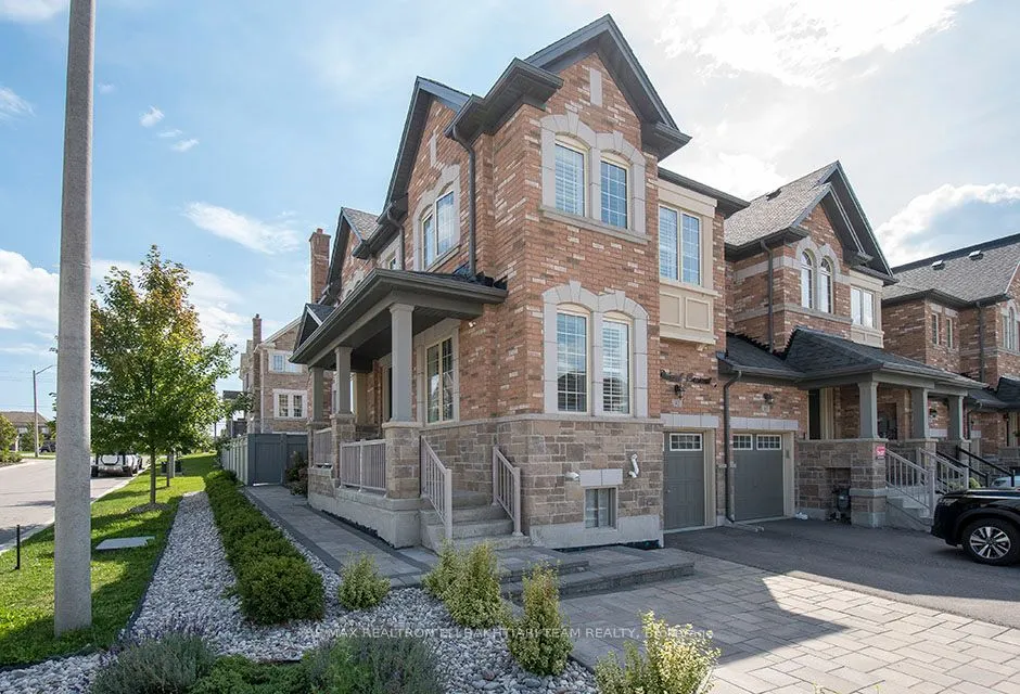 43 Drizzel Crescent, #CORNER LOT