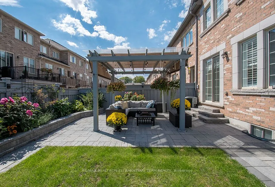 43 Drizzel Crescent, #CORNER LOT