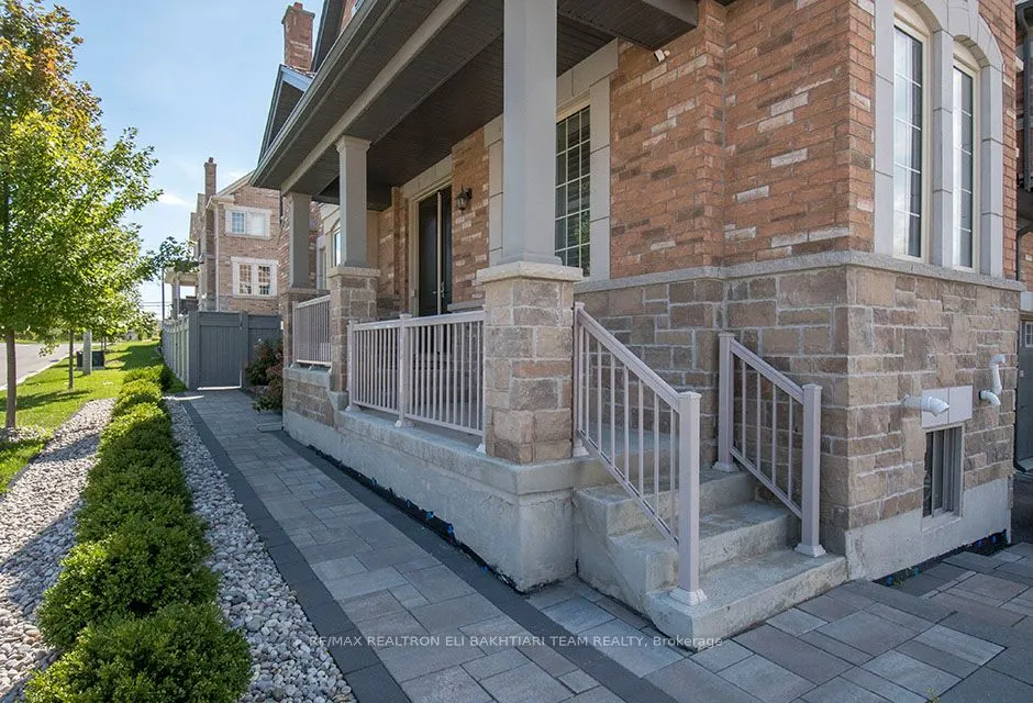 43 Drizzel Crescent, #CORNER LOT