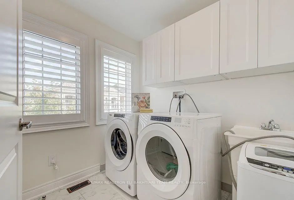 43 Drizzel Crescent, #CORNER LOT