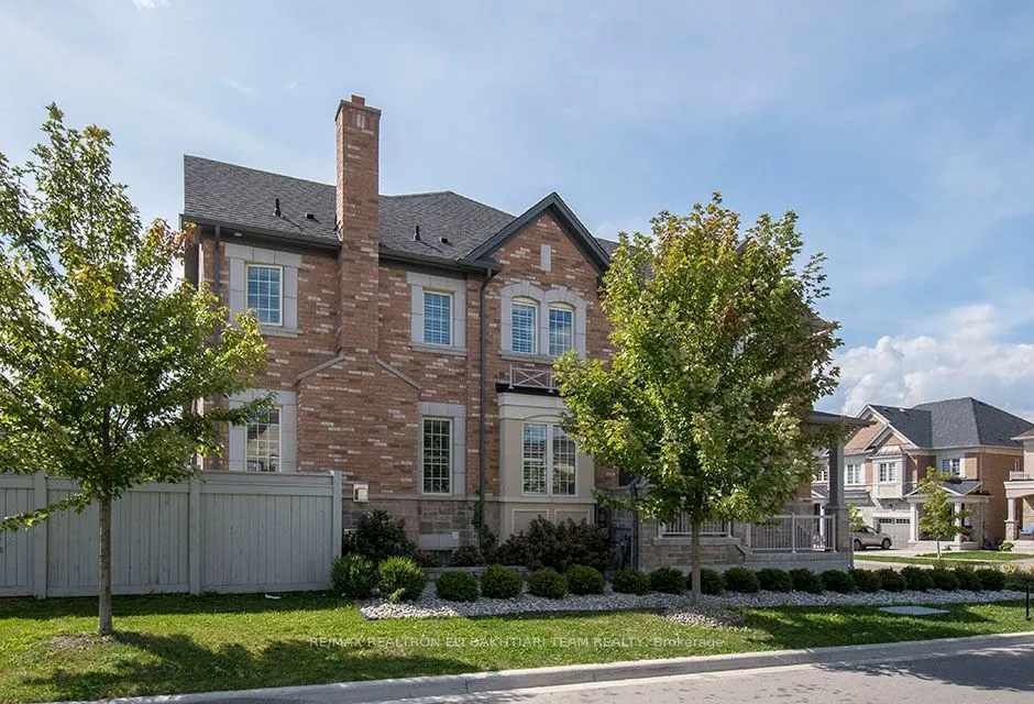 43 Drizzel Crescent, #CORNER LOT