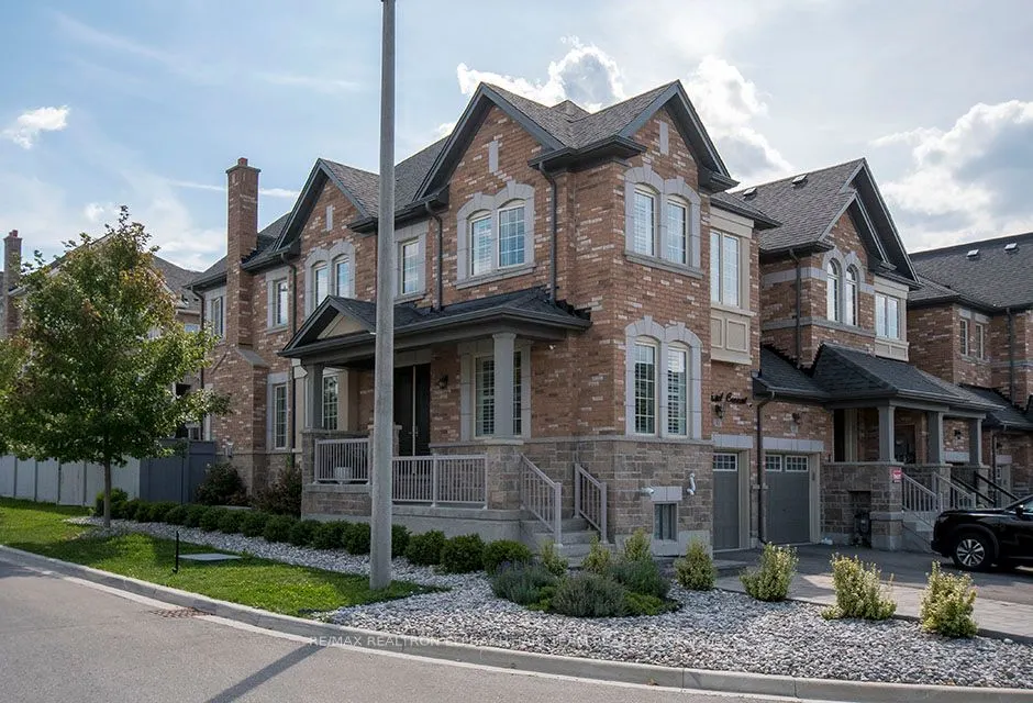 43 Drizzel Crescent, #CORNER LOT