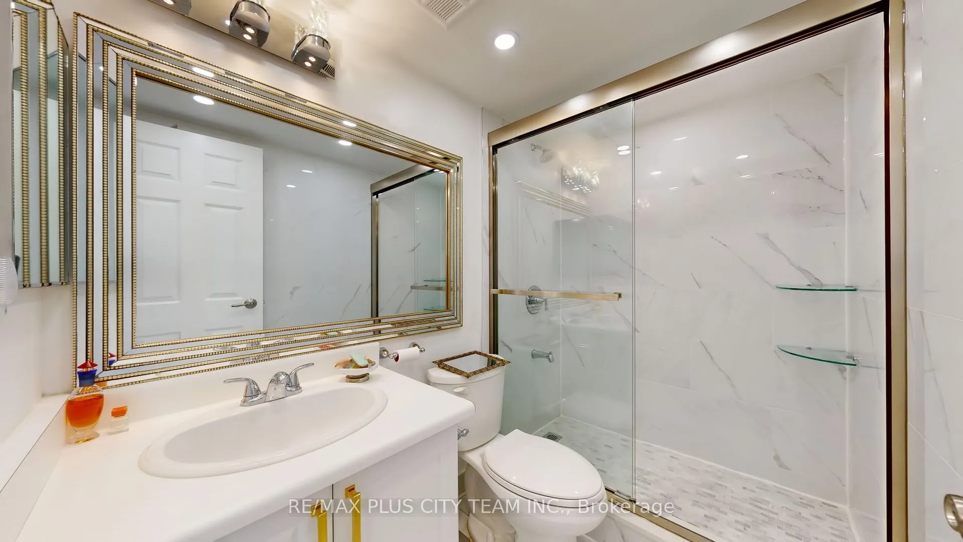 7440 Bathurst Street, #410