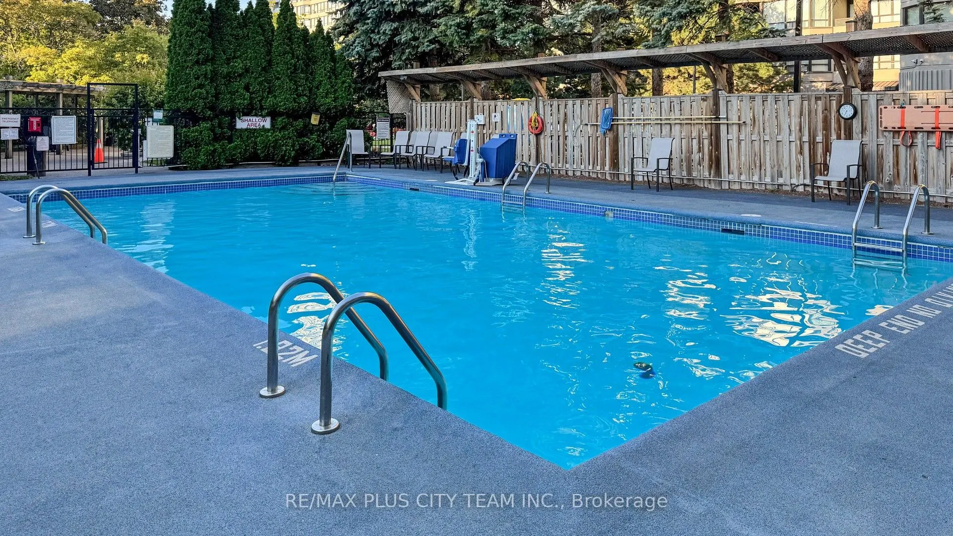 7440 Bathurst Street, #410