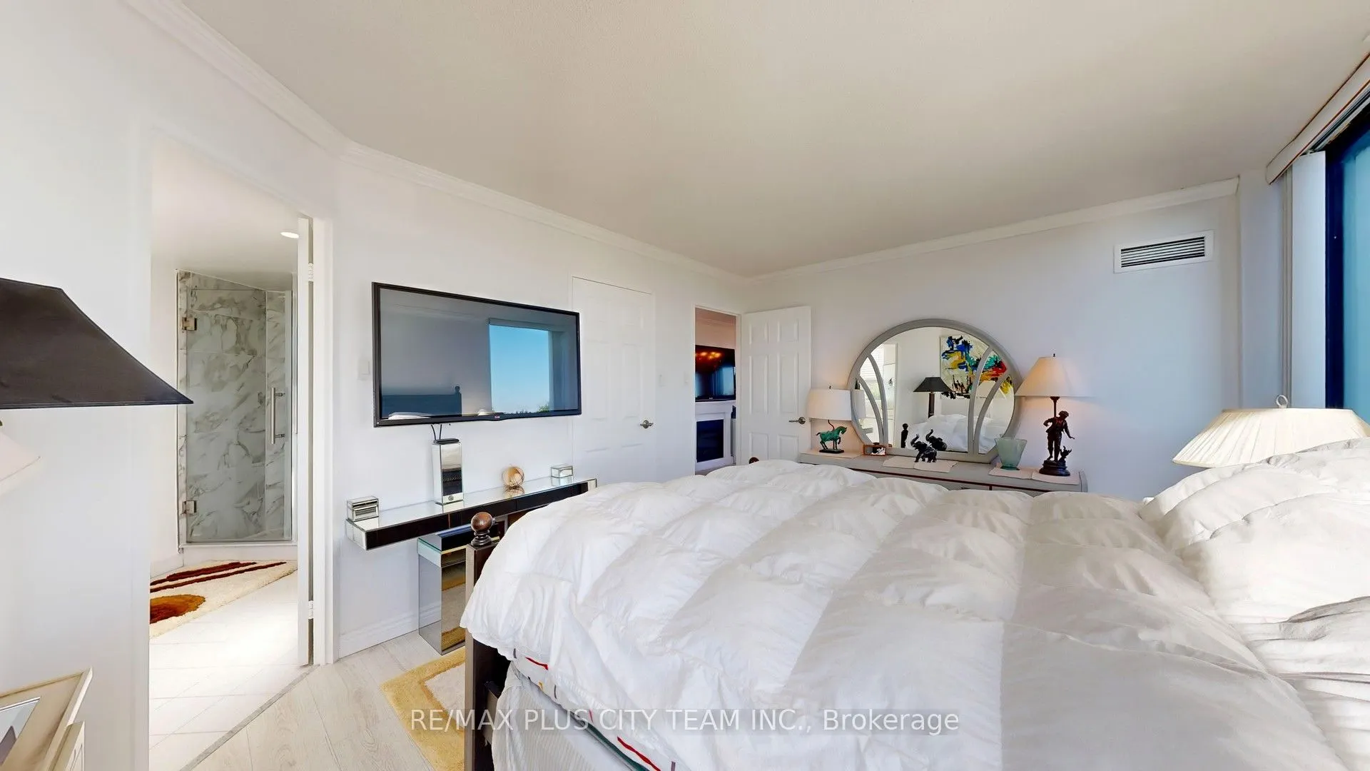 7440 Bathurst Street, #410