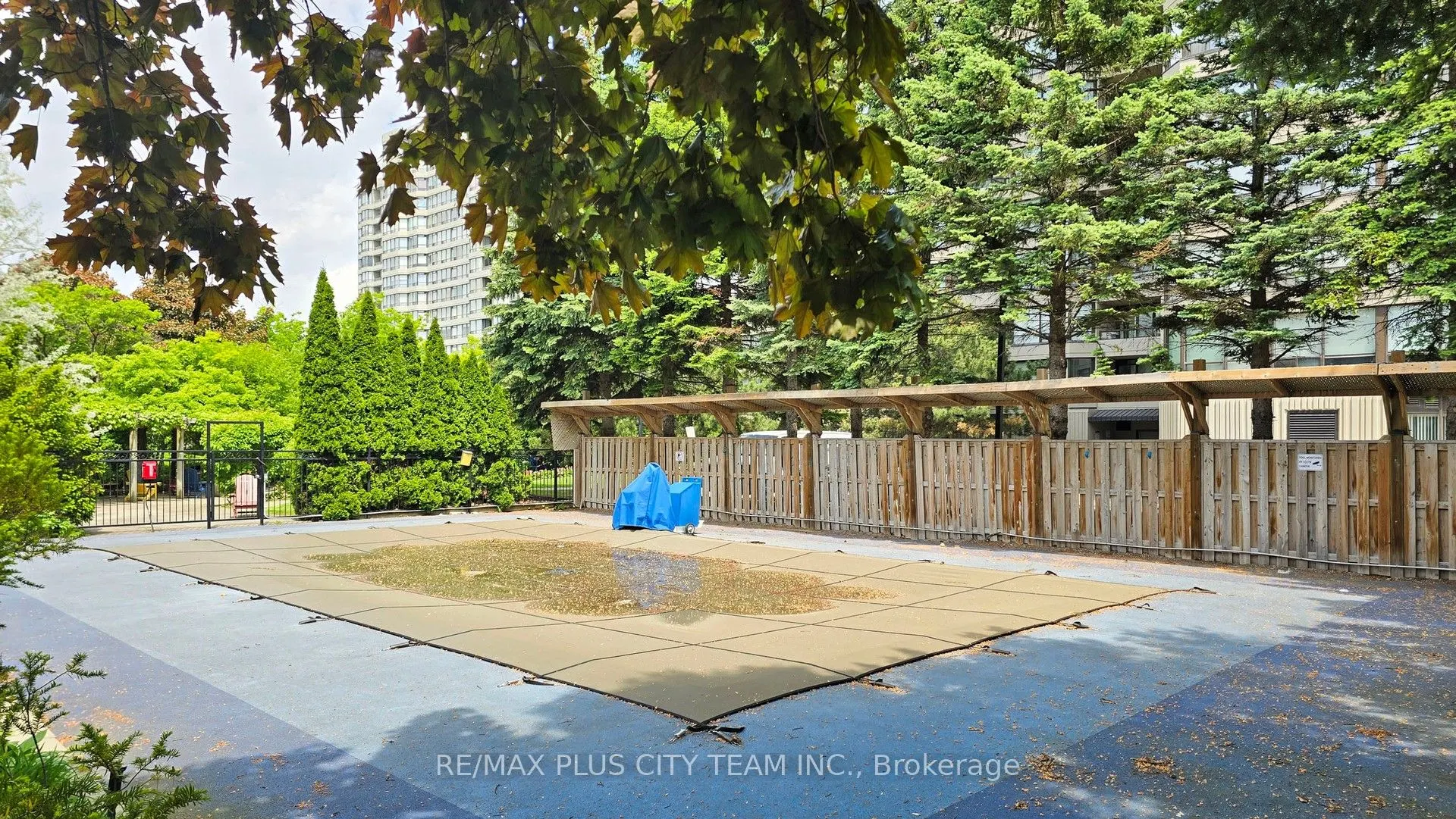 7440 Bathurst Street, #410