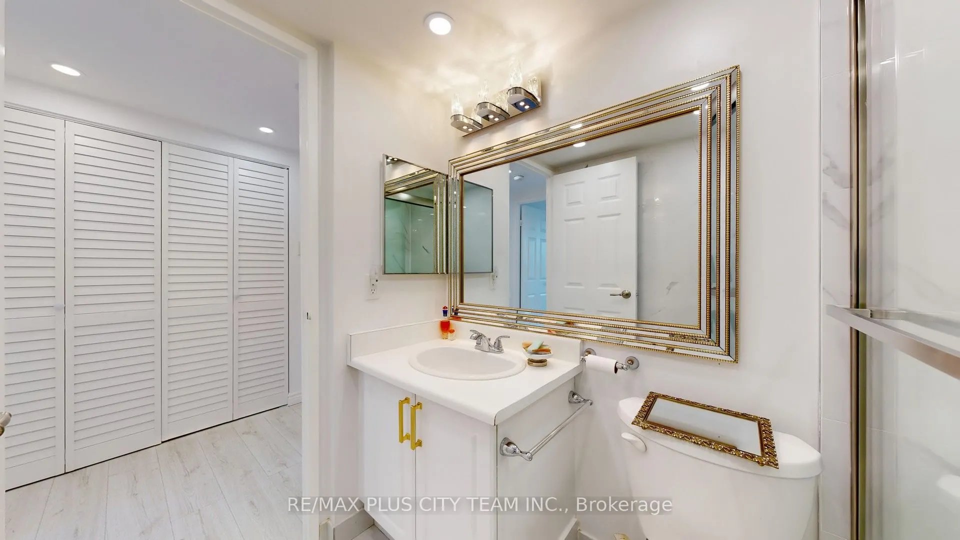 7440 Bathurst Street, #410