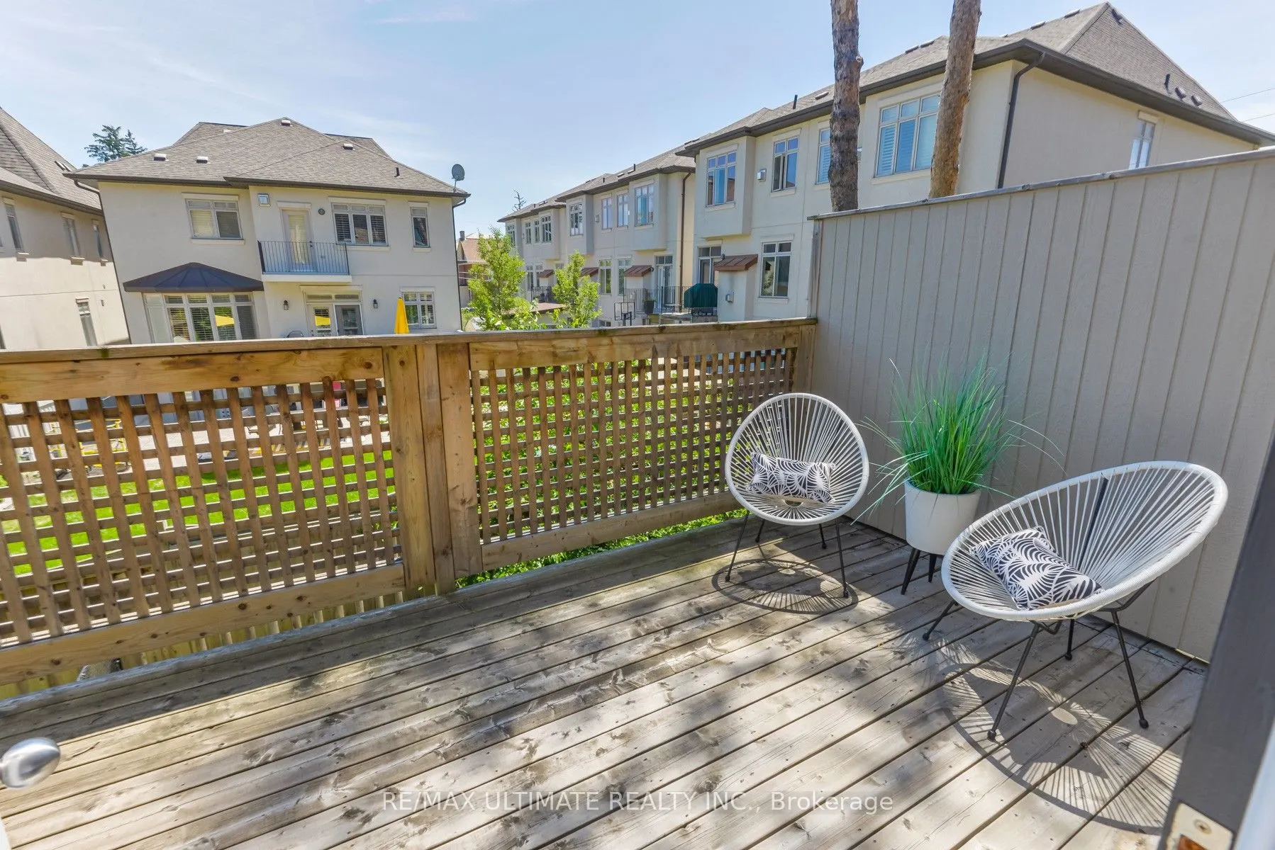 15 Powseland Crescent W, #7