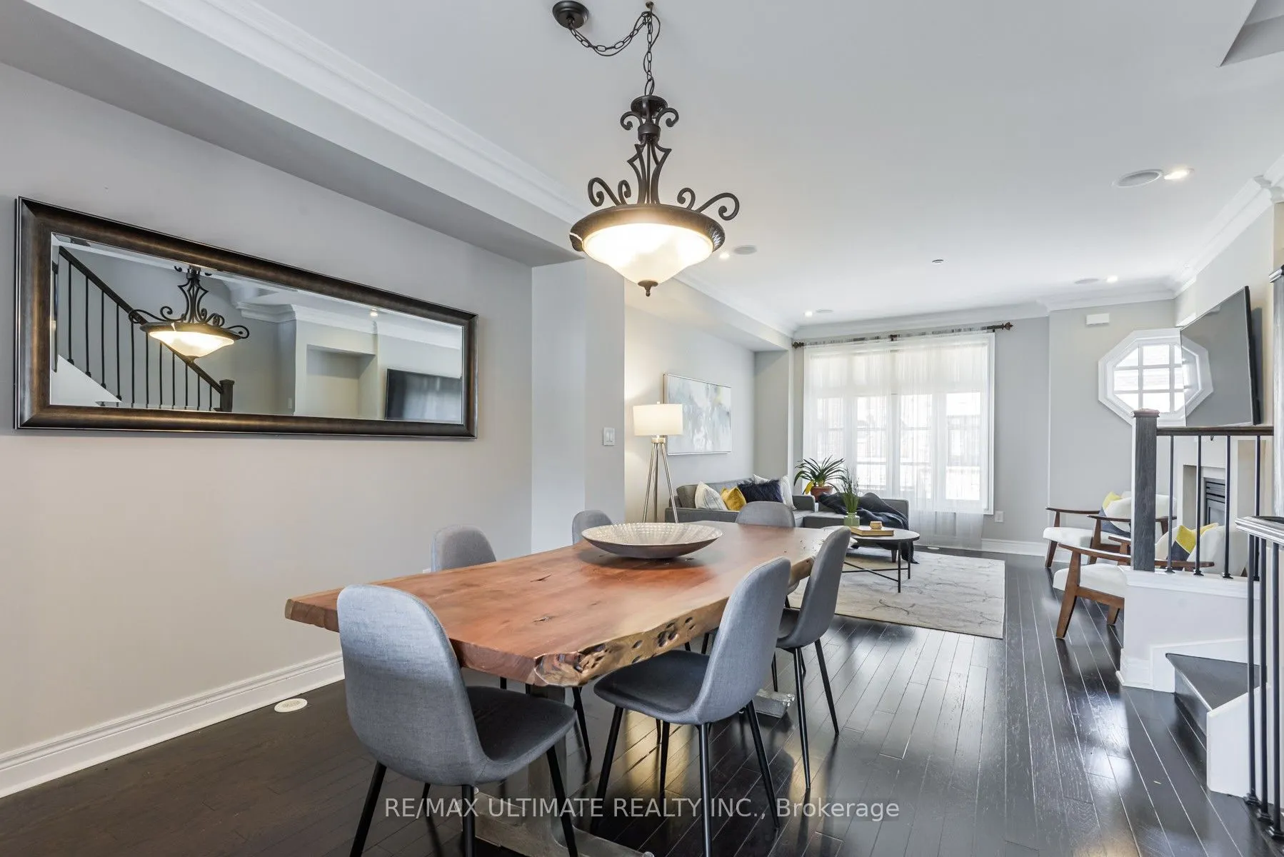 15 Powseland Crescent W, #7