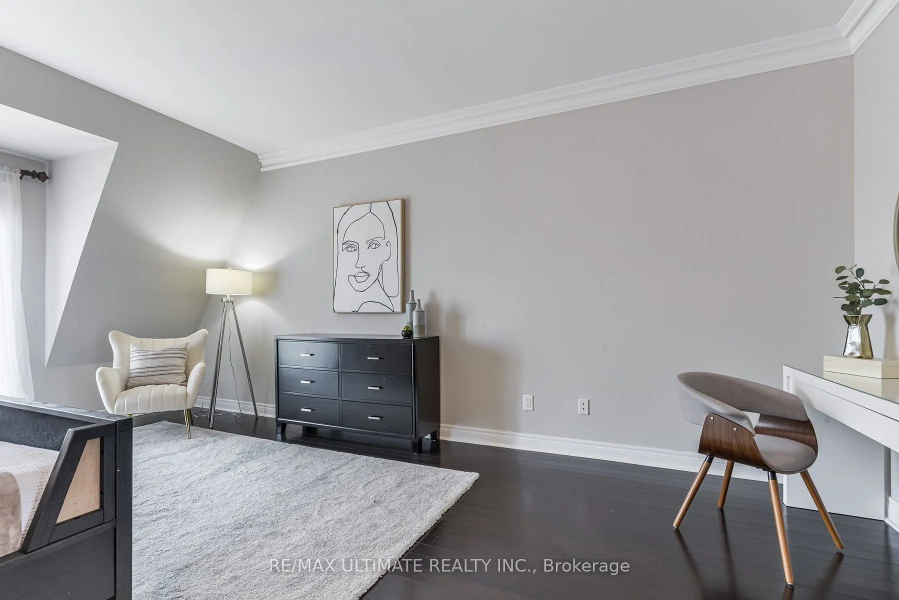 15 Powseland Crescent W, #7
