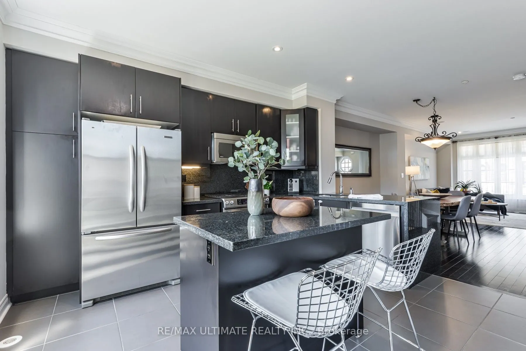 15 Powseland Crescent W, #7