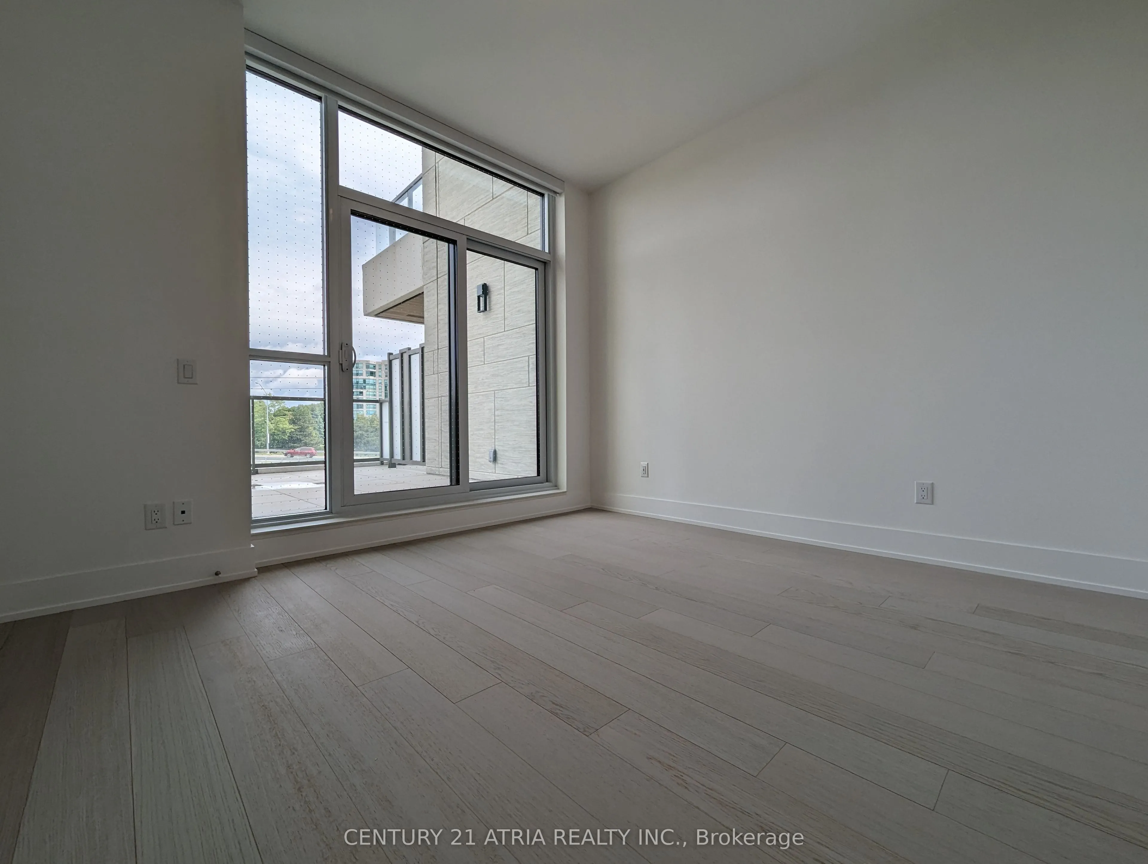 397 Royal Orchard Boulevard, #323