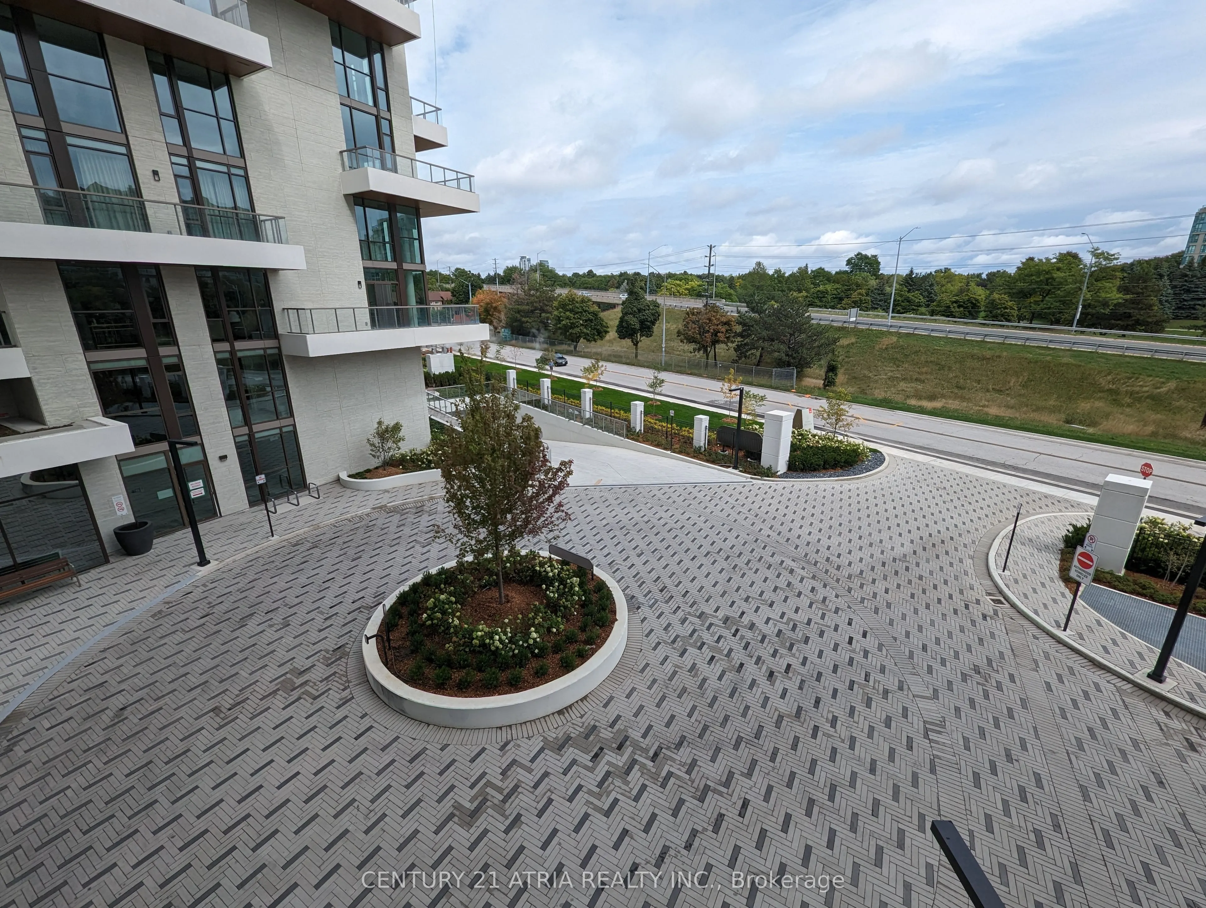 397 Royal Orchard Boulevard, #323