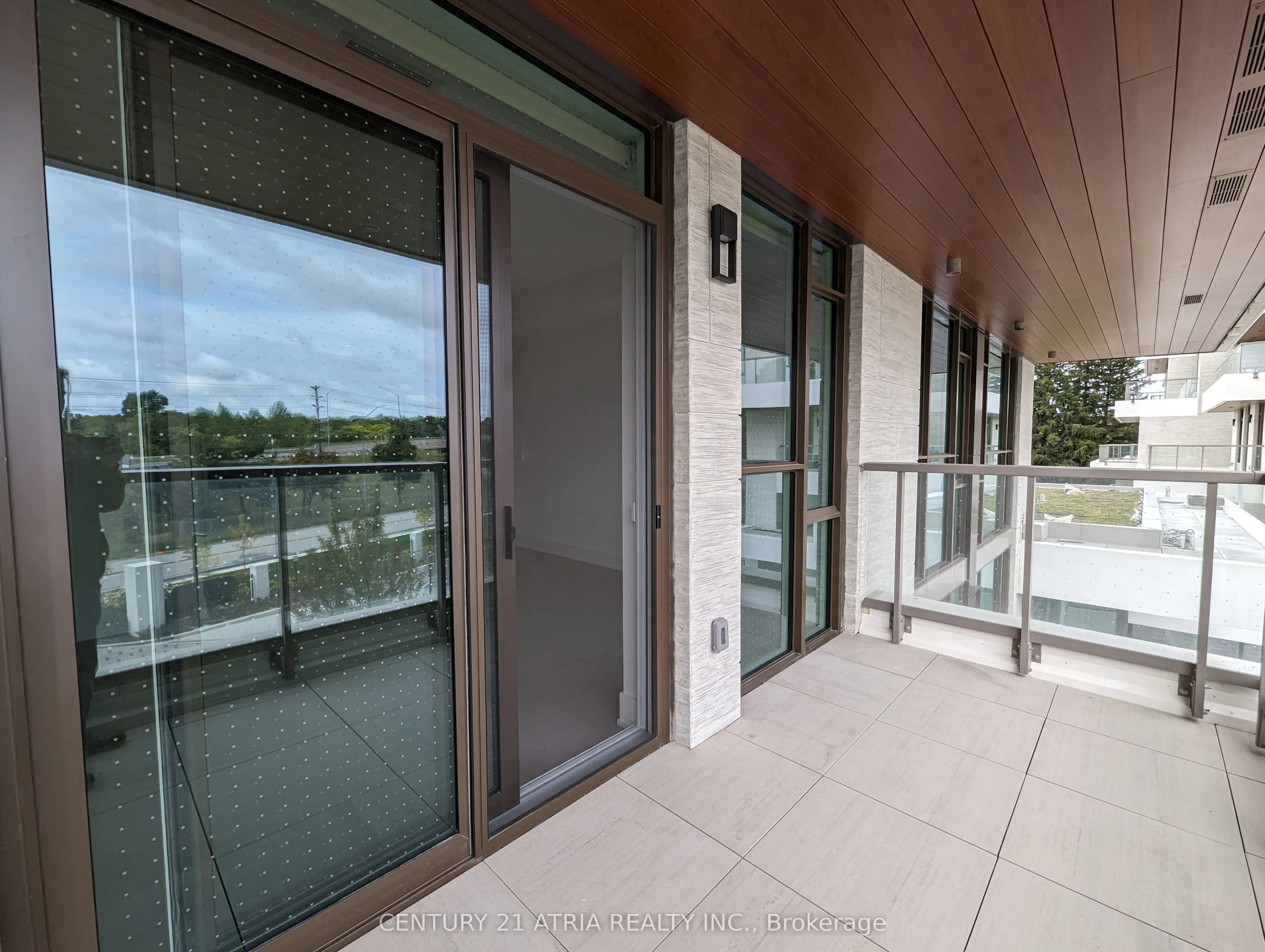 397 Royal Orchard Boulevard, #323