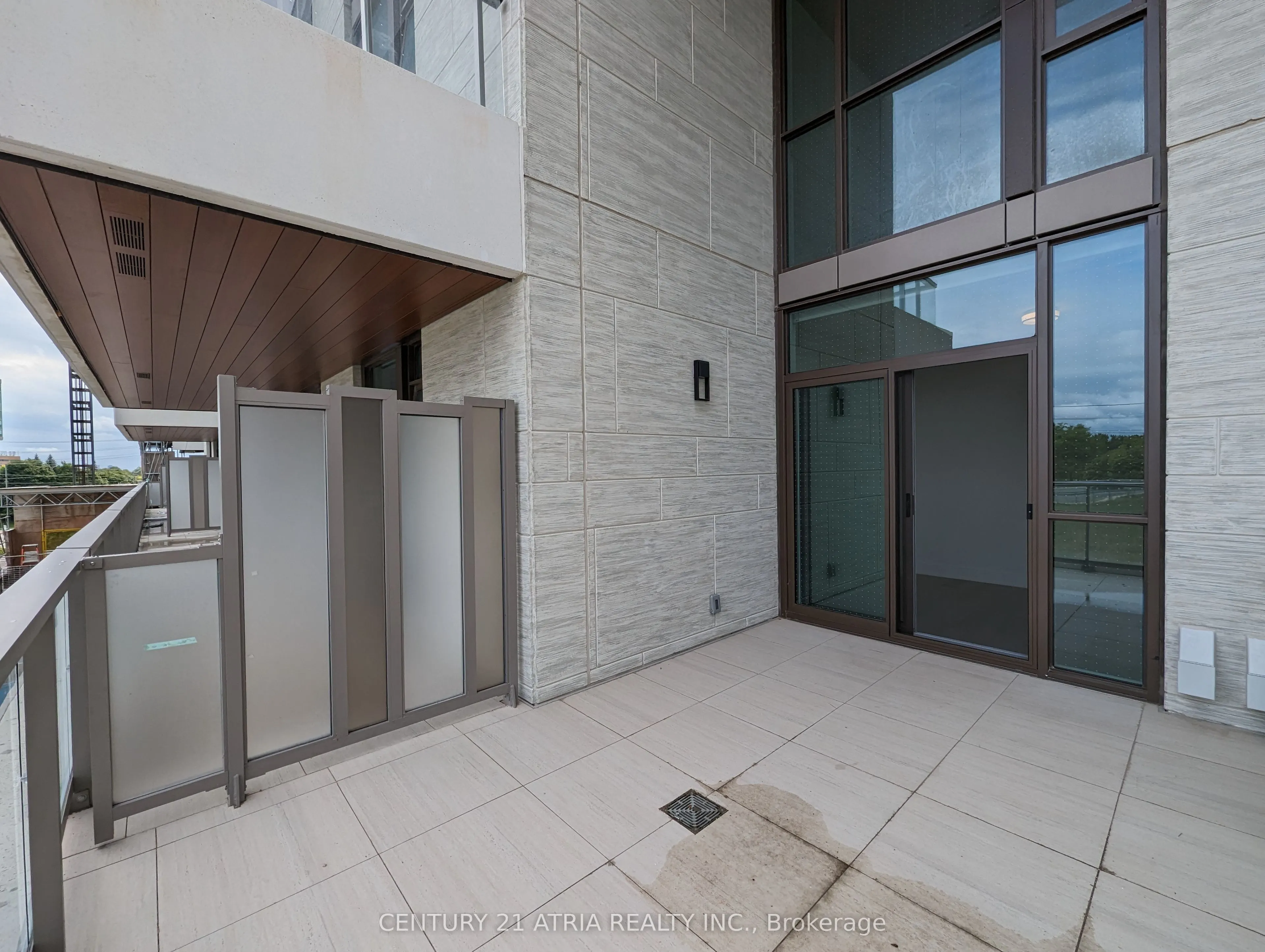 397 Royal Orchard Boulevard, #323