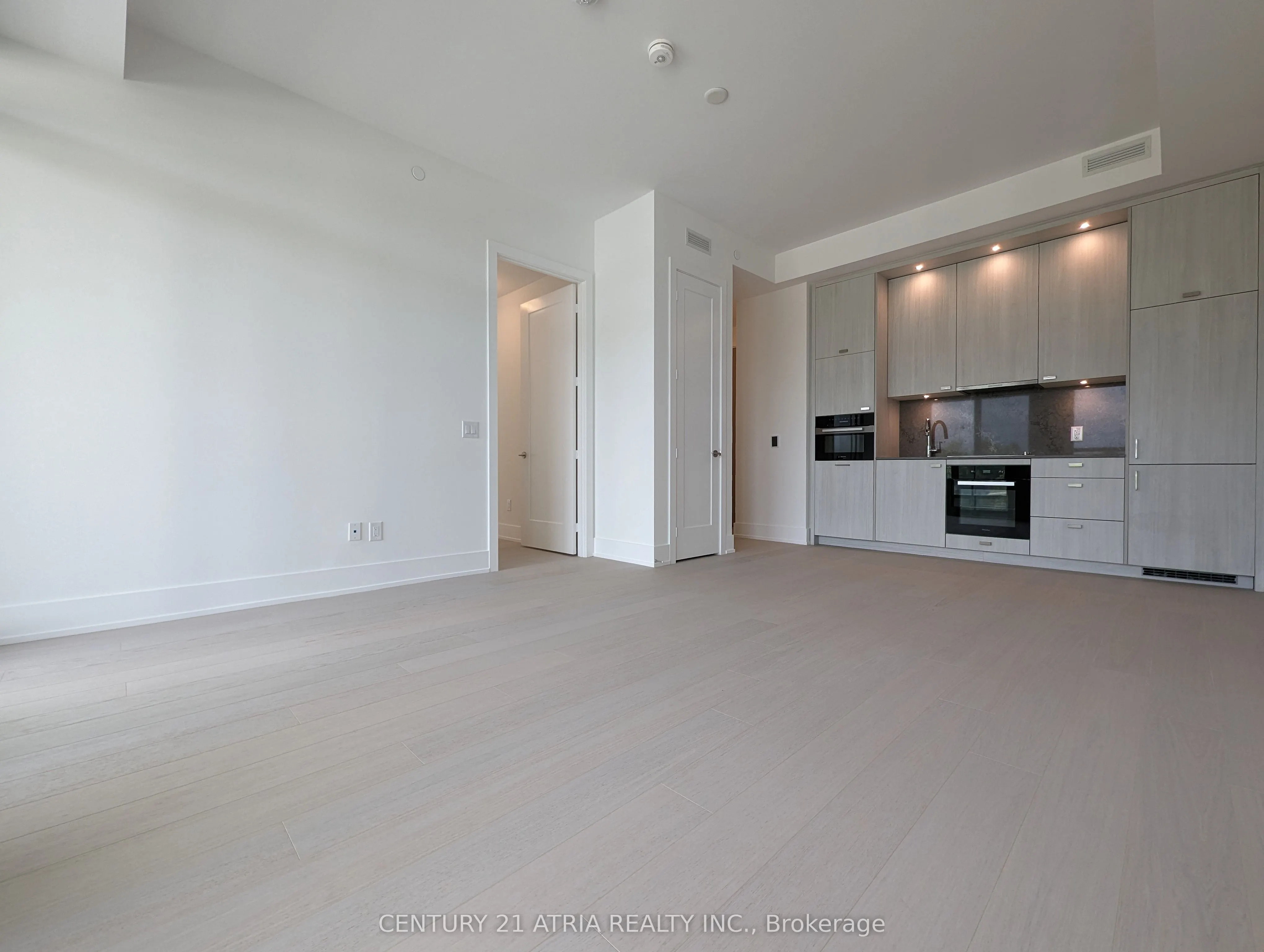 397 Royal Orchard Boulevard, #323