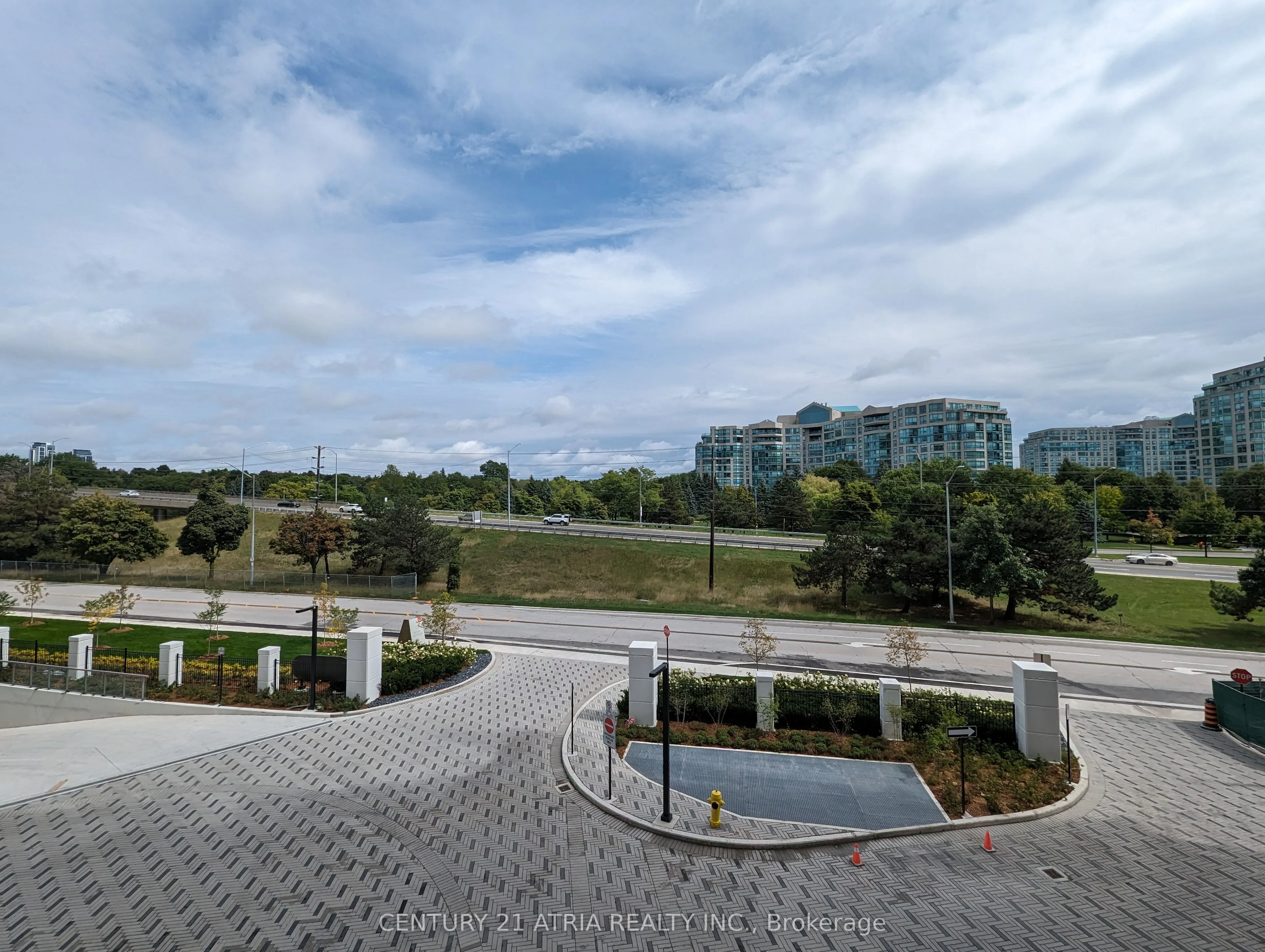 397 Royal Orchard Boulevard, #323