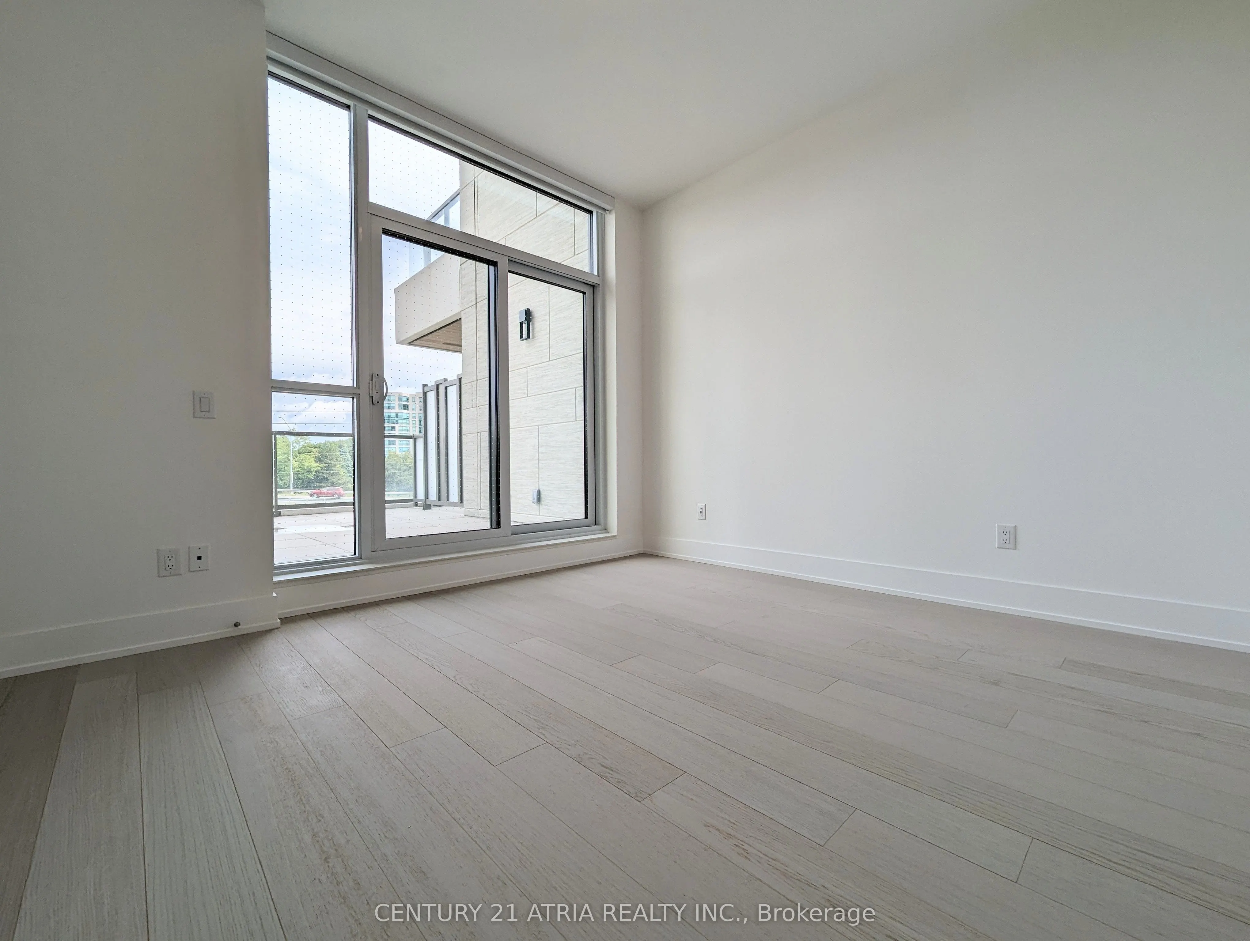 397 Royal Orchard Boulevard, #323