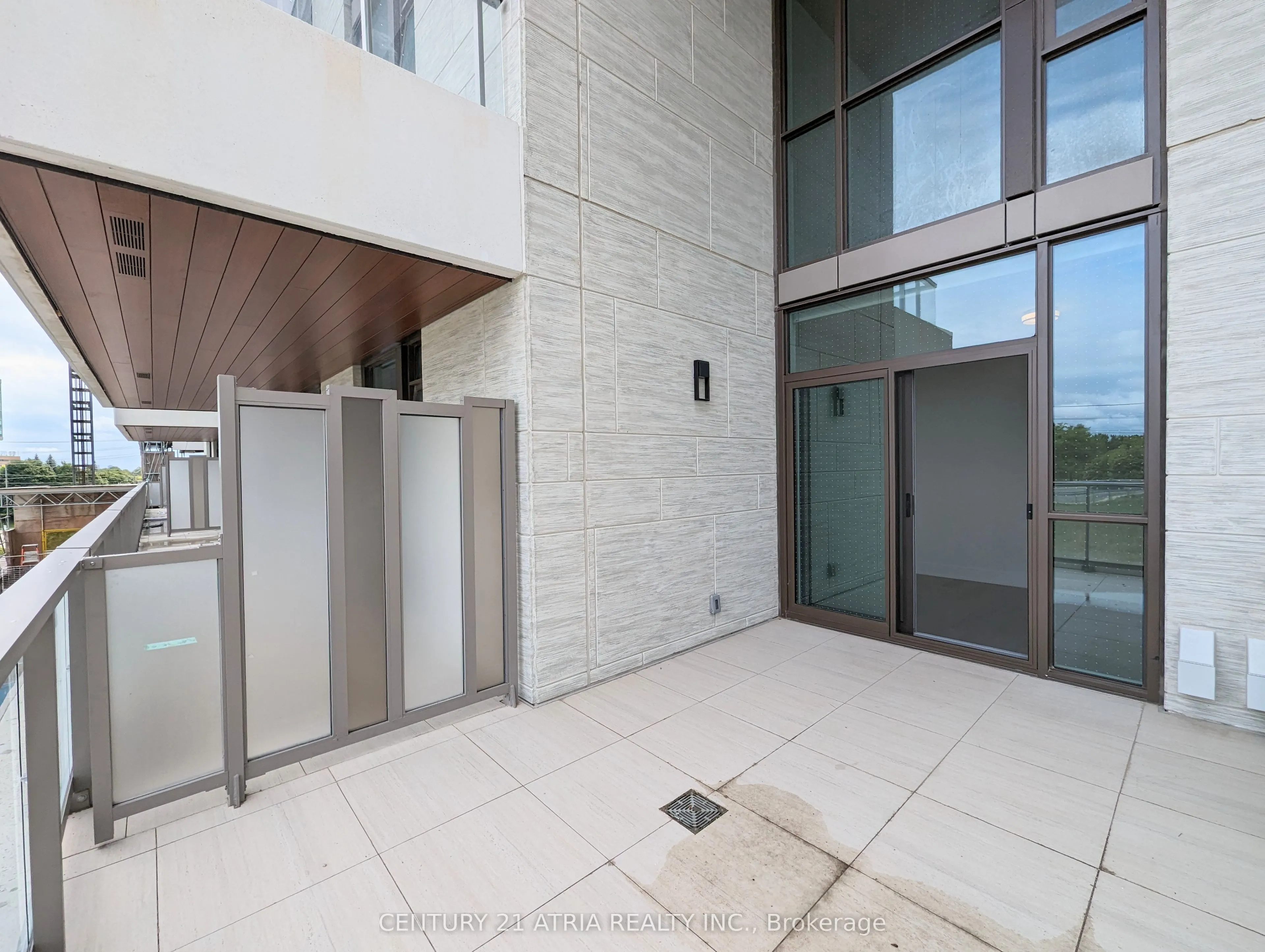 397 Royal Orchard Boulevard, #323