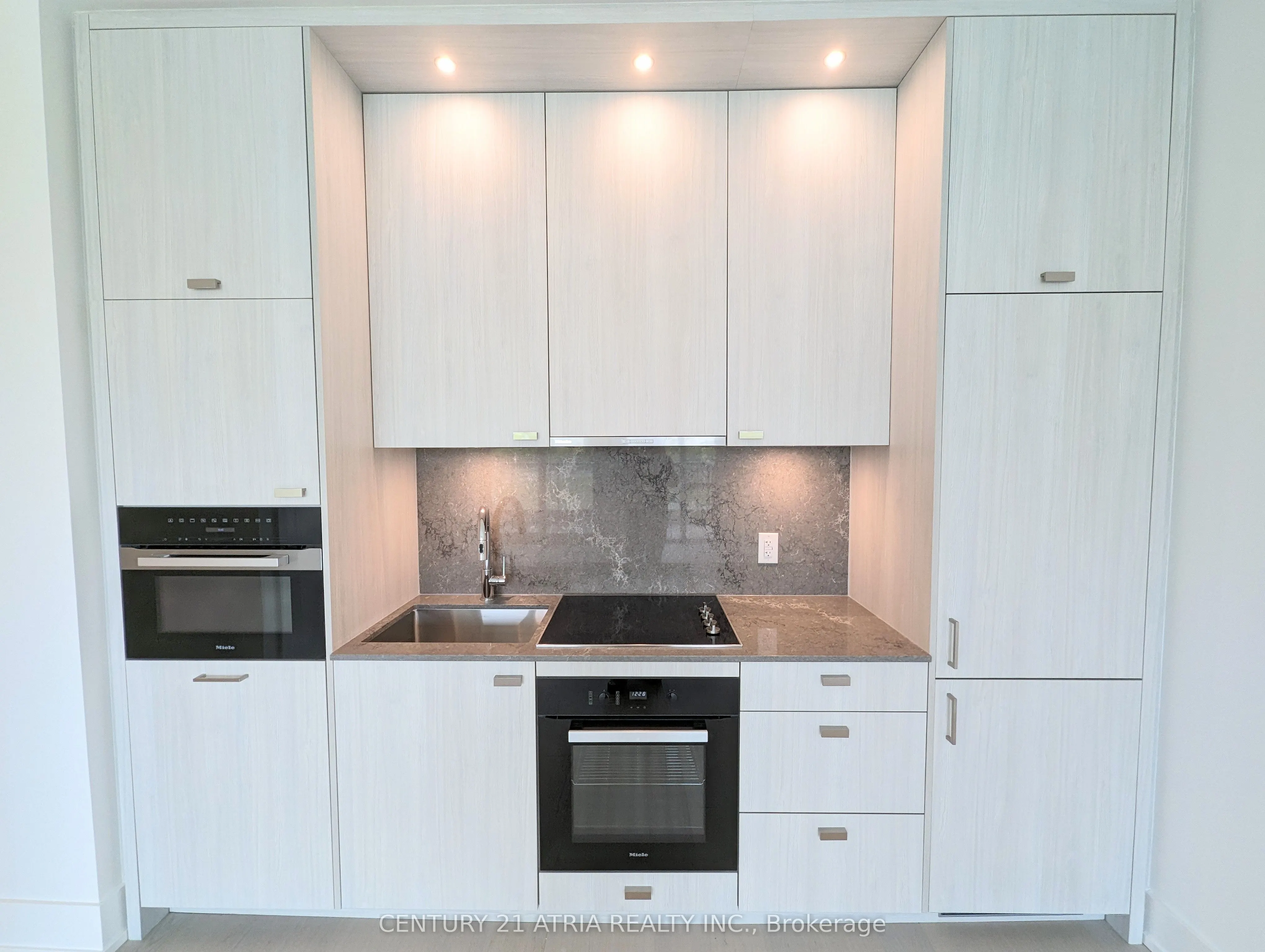 397 Royal Orchard Boulevard, #323