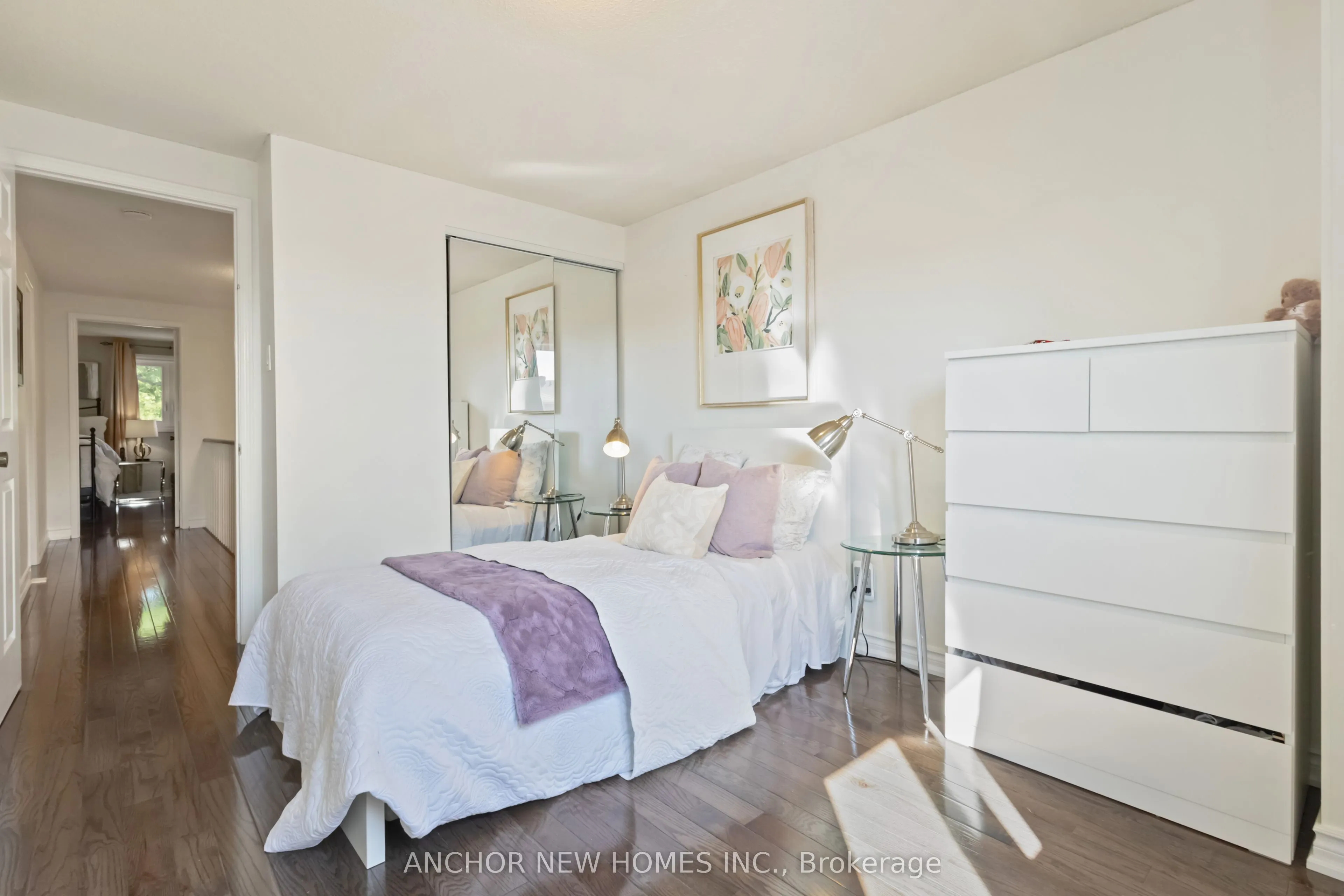 125 Laguna Crescent