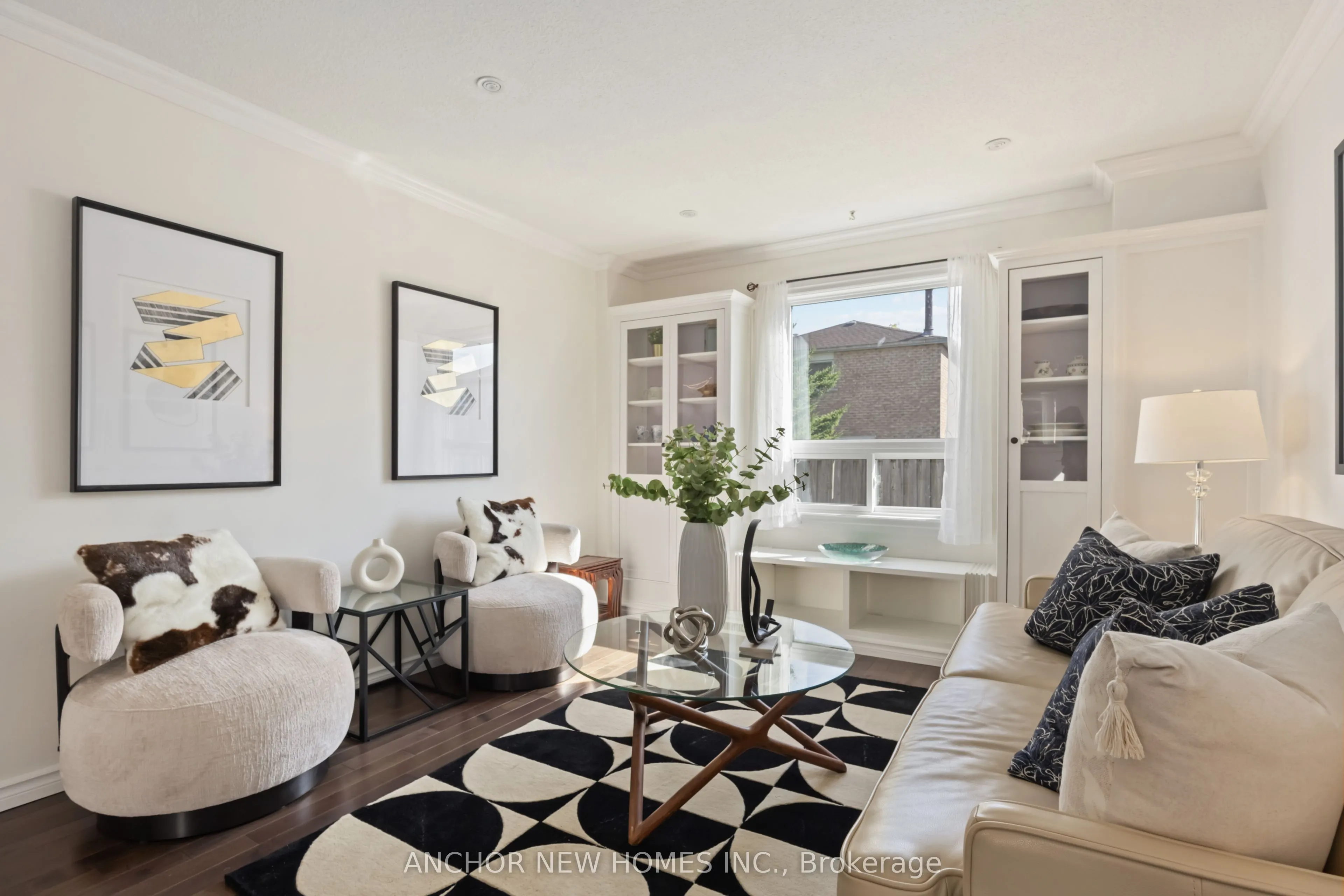 125 Laguna Crescent