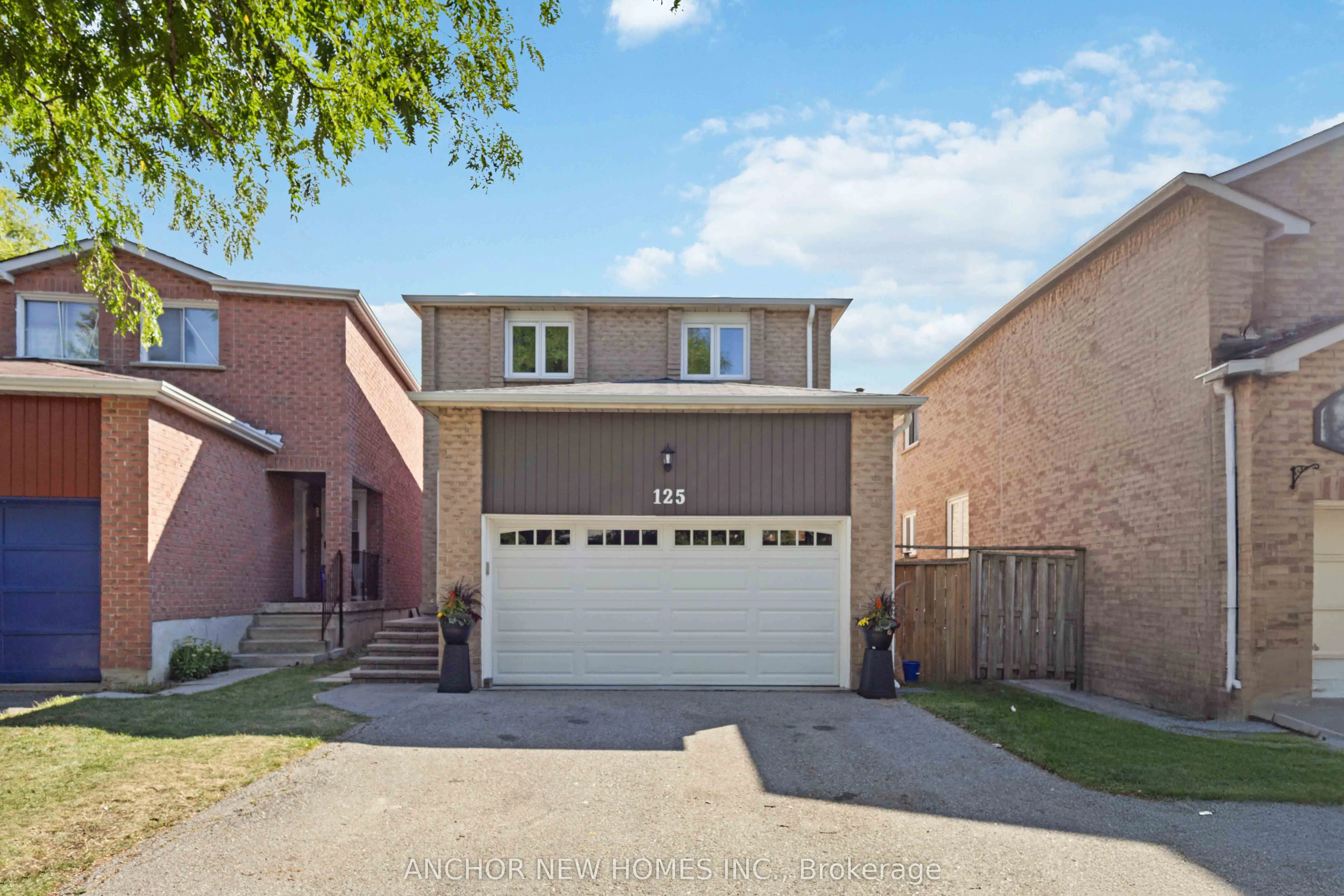125 Laguna Crescent
