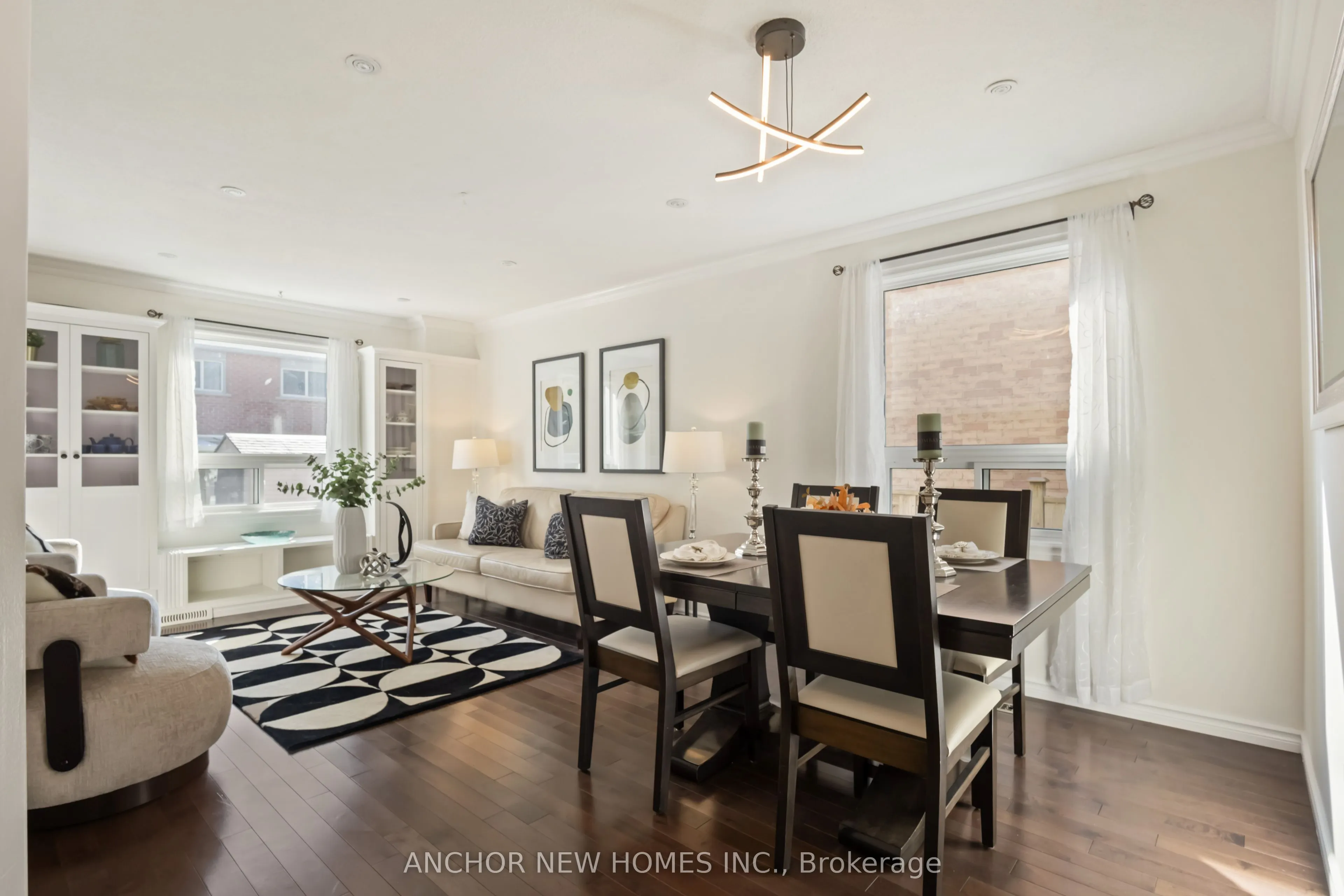 125 Laguna Crescent
