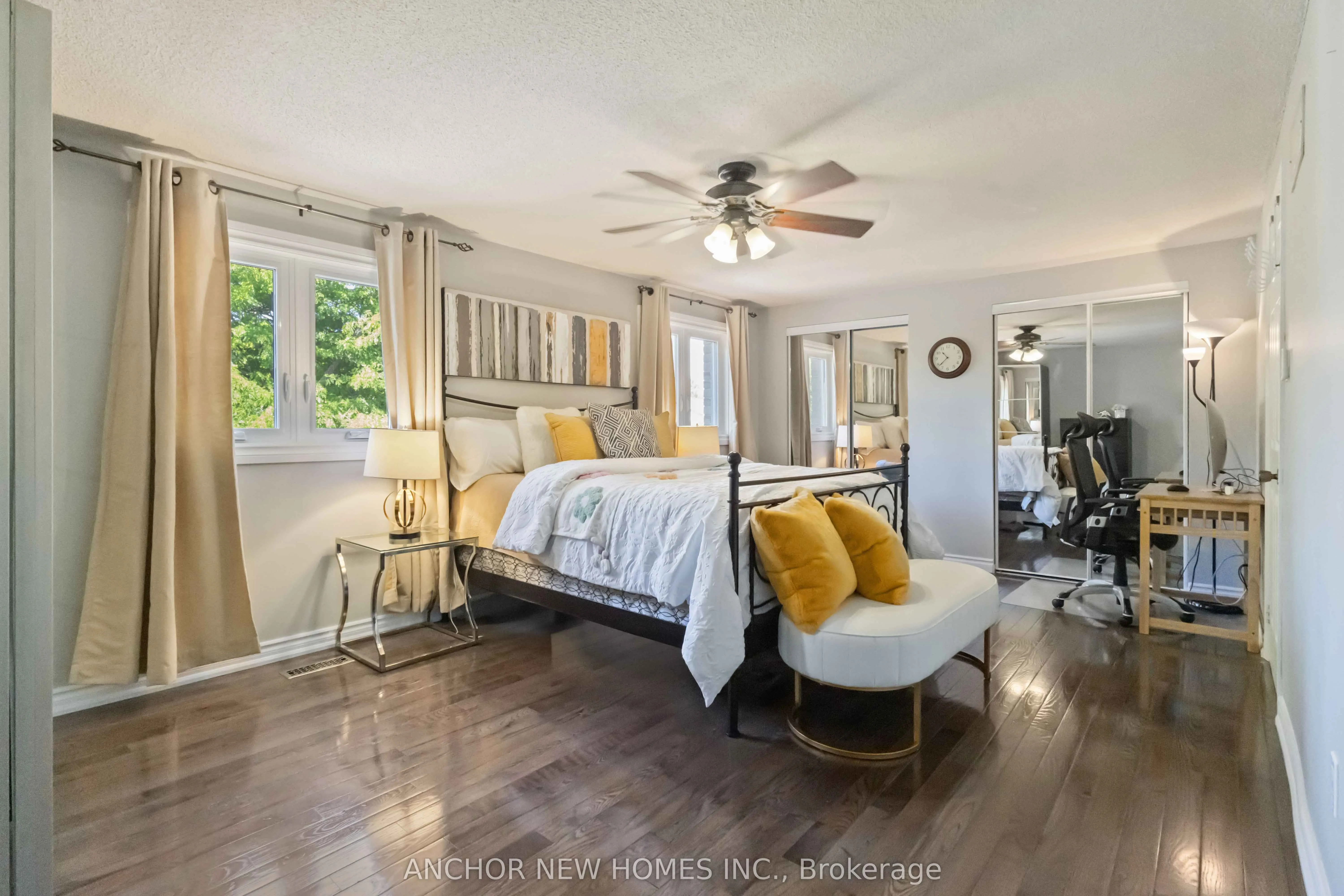 125 Laguna Crescent