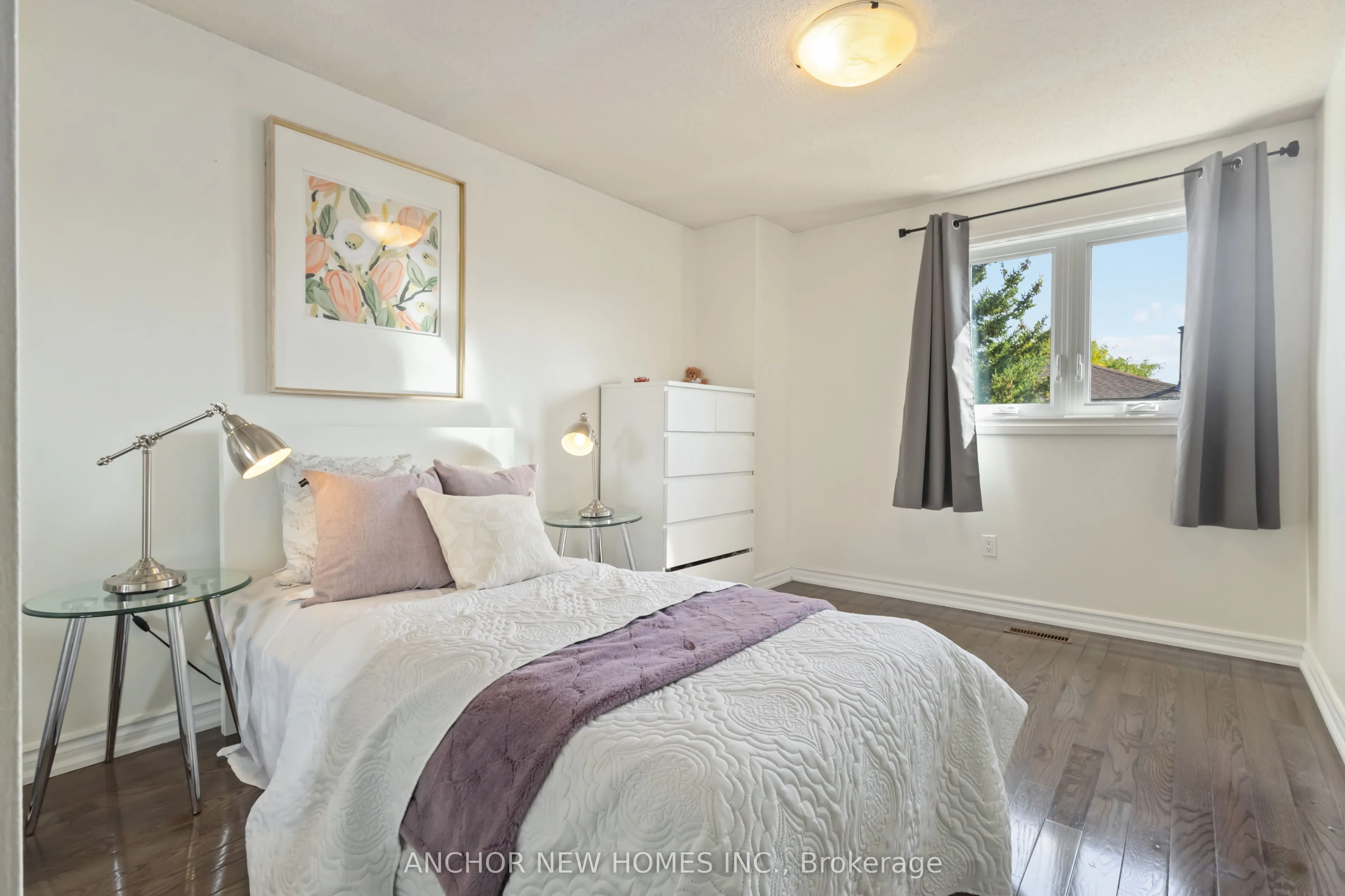 125 Laguna Crescent