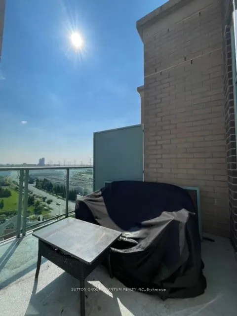 11 Oneida Crescent E, #PH5