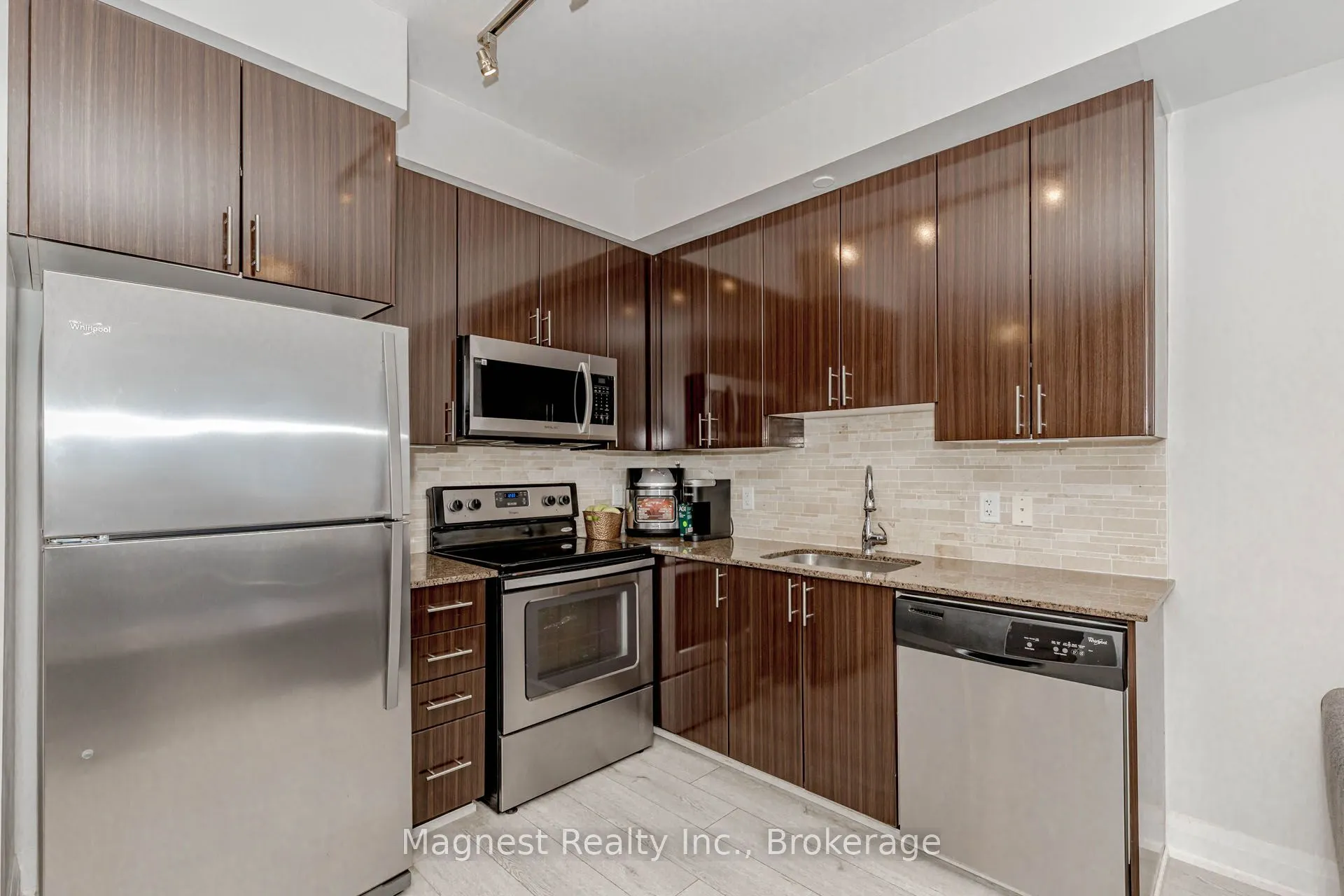 85 North Park Road, #1110