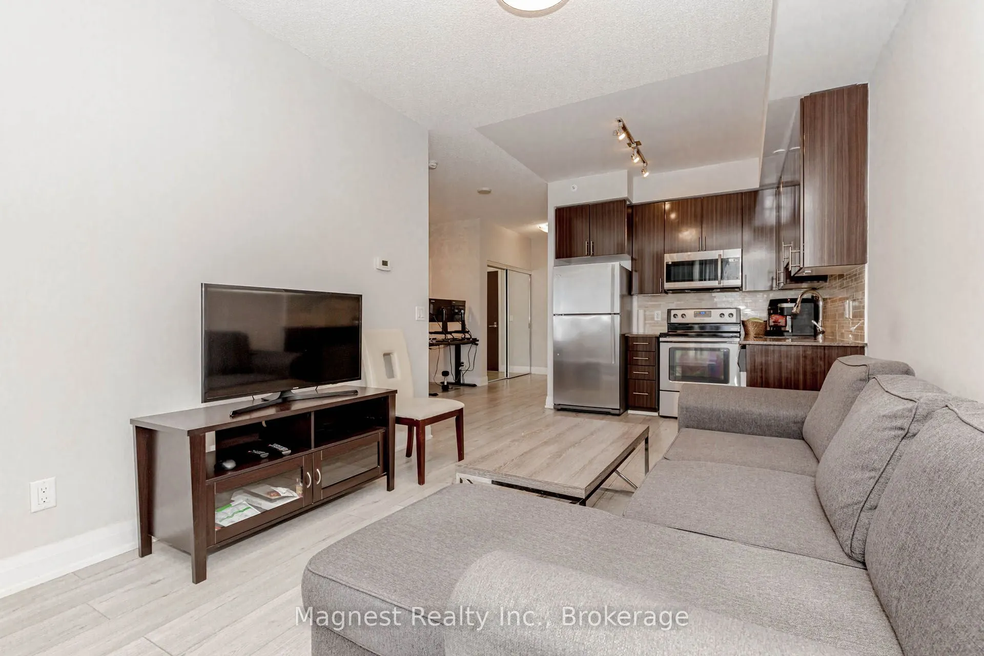 85 North Park Road, #1110