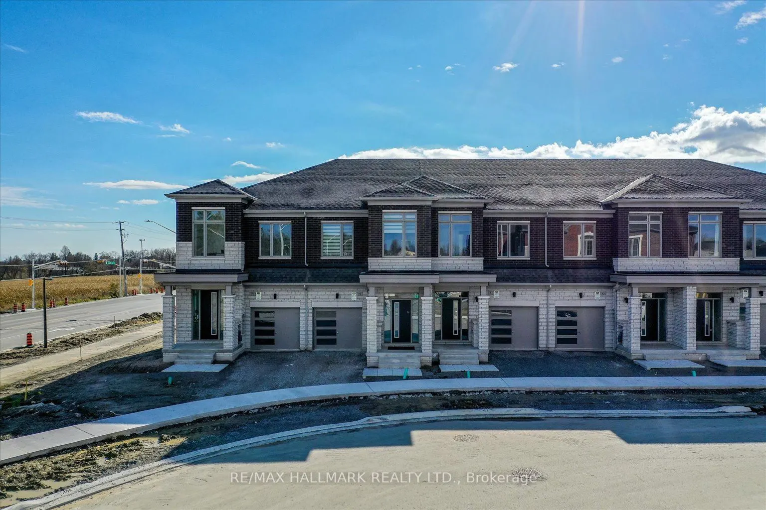 77 Schmeltzer Crescent