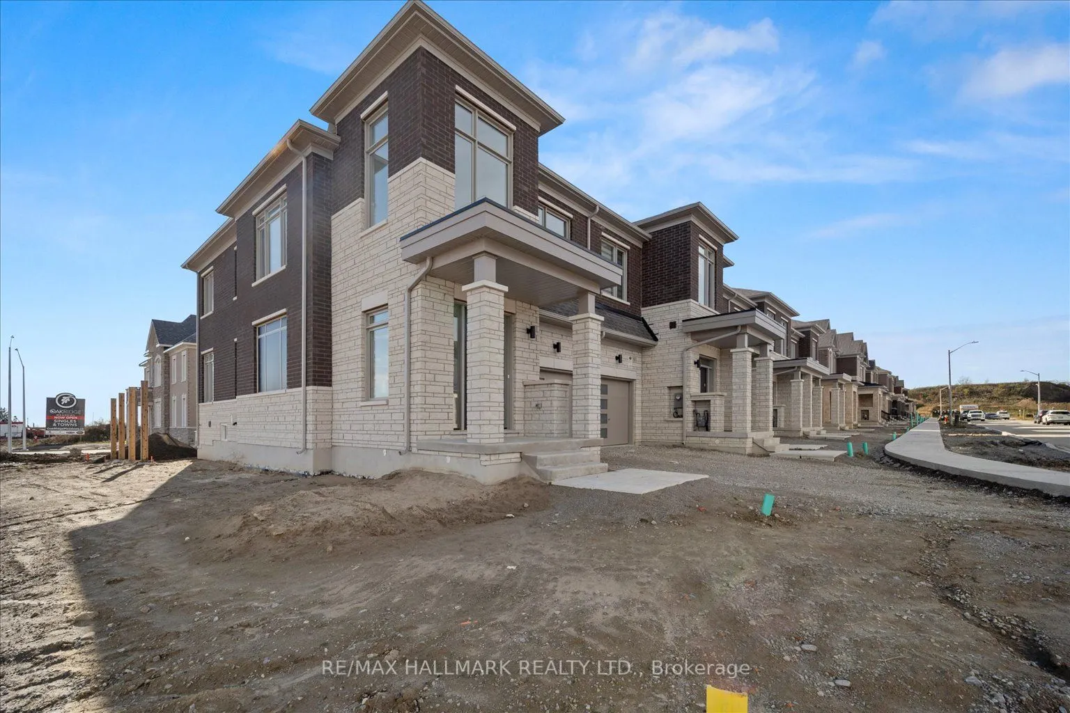 77 Schmeltzer Crescent