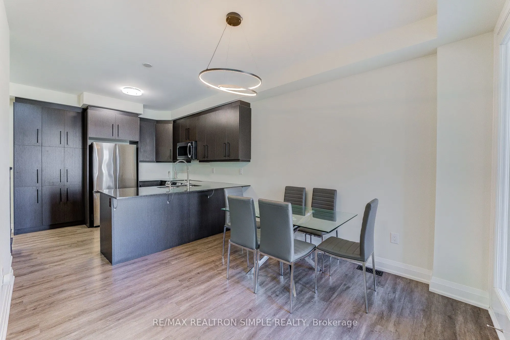 35 Thomas Frisby Jr Crescent