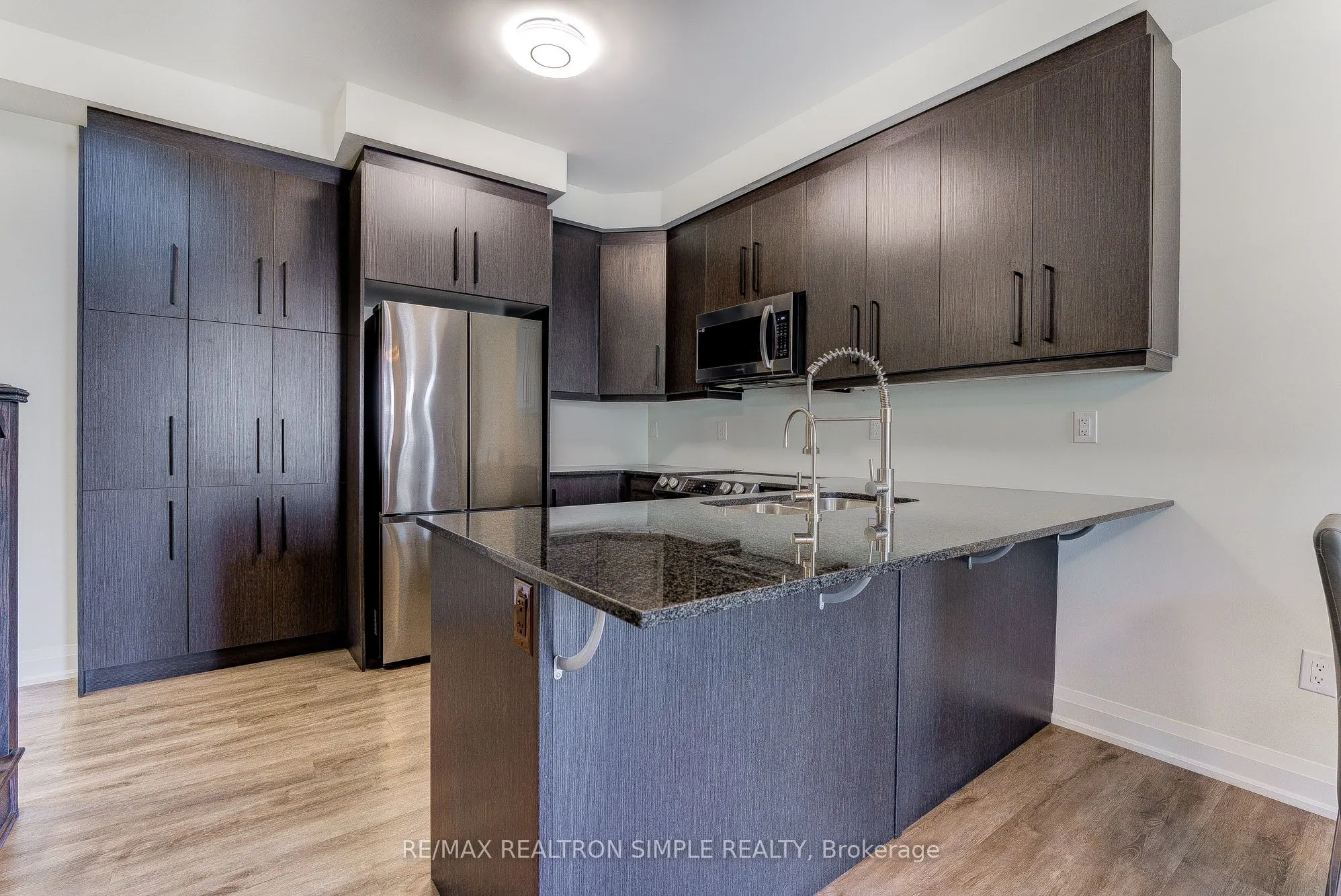 35 Thomas Frisby Jr Crescent