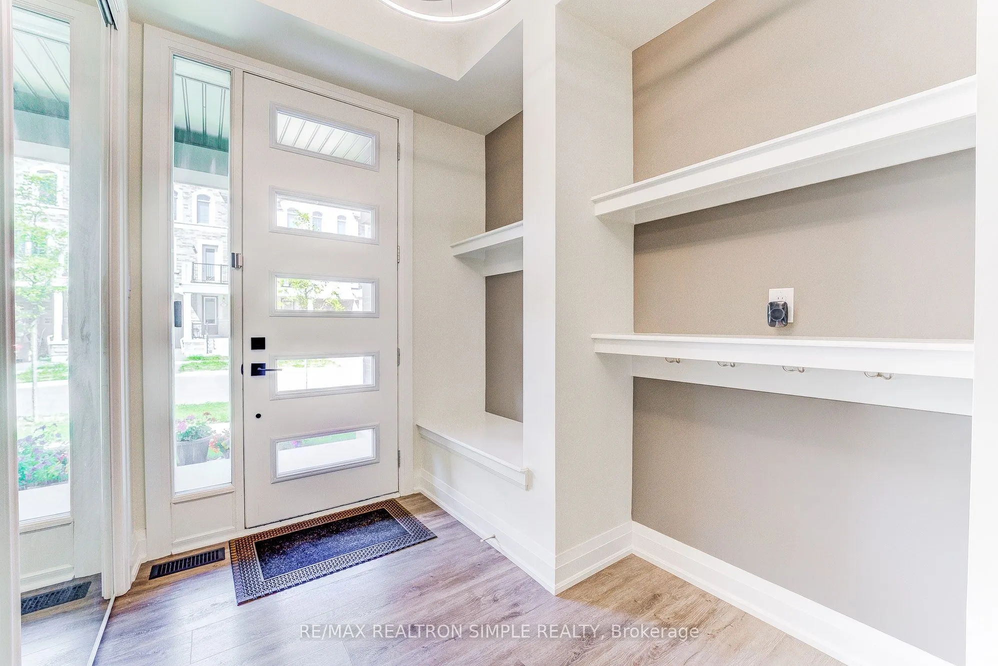 35 Thomas Frisby Jr Crescent