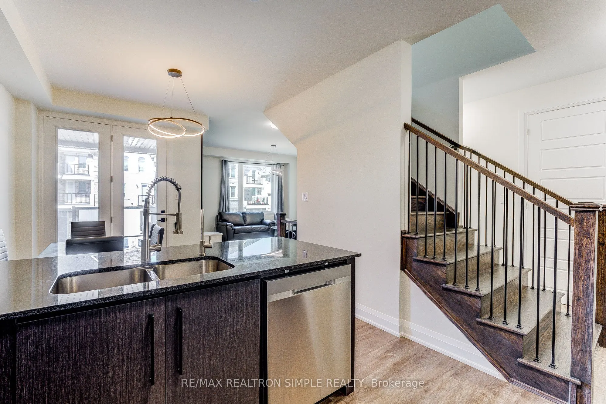 35 Thomas Frisby Jr Crescent