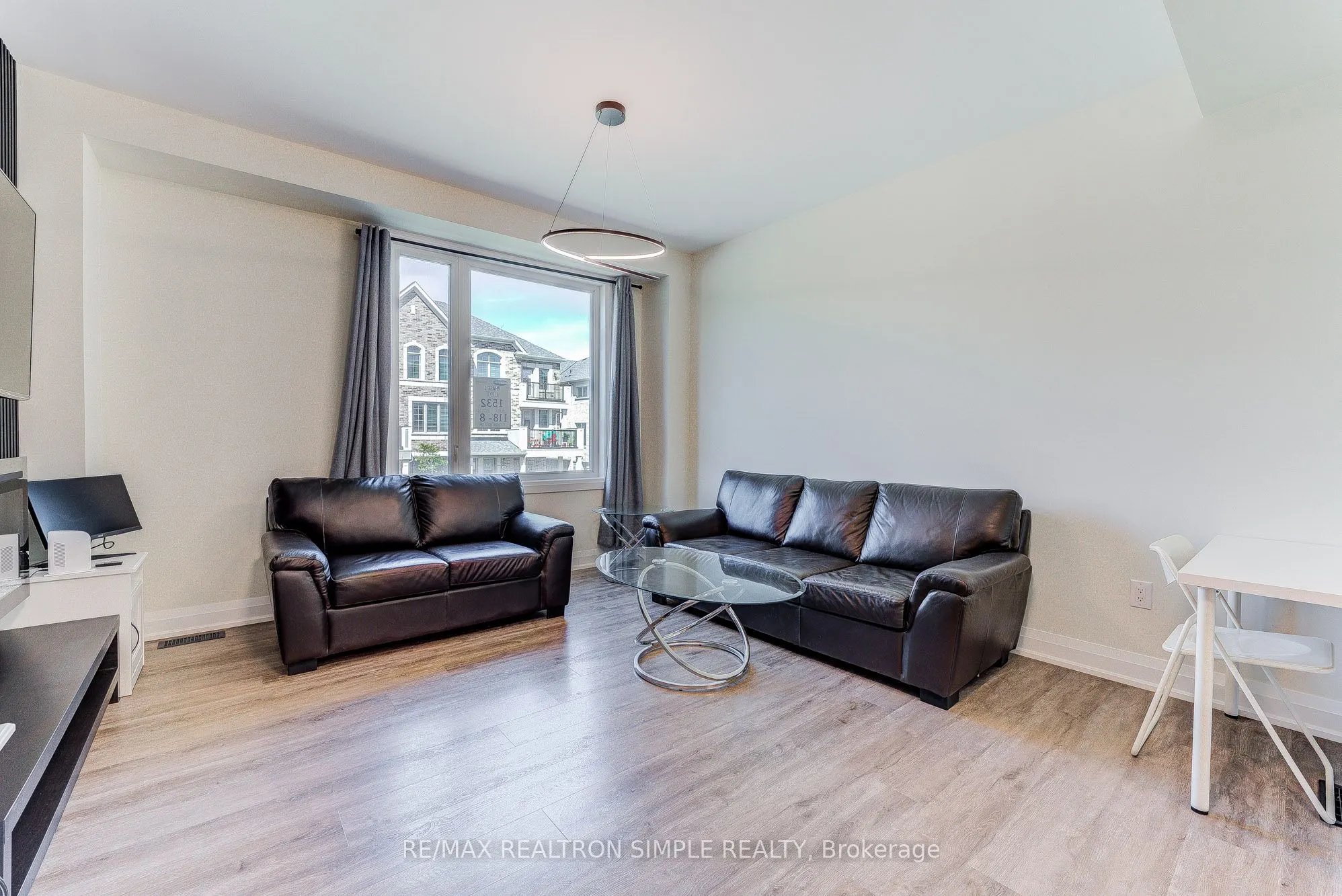 35 Thomas Frisby Jr Crescent